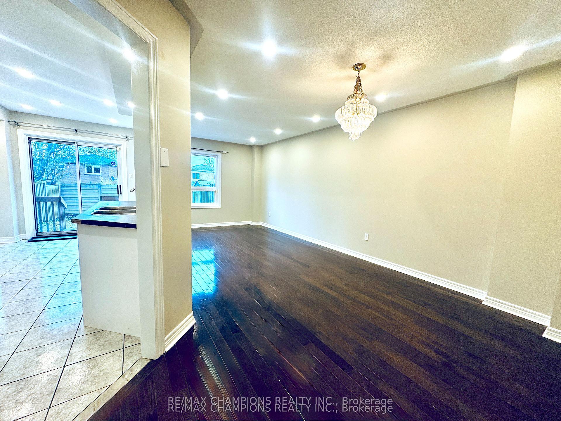 Photo 45 of 29 Tessler Crescent, Brampton, Bram West — HOMEH