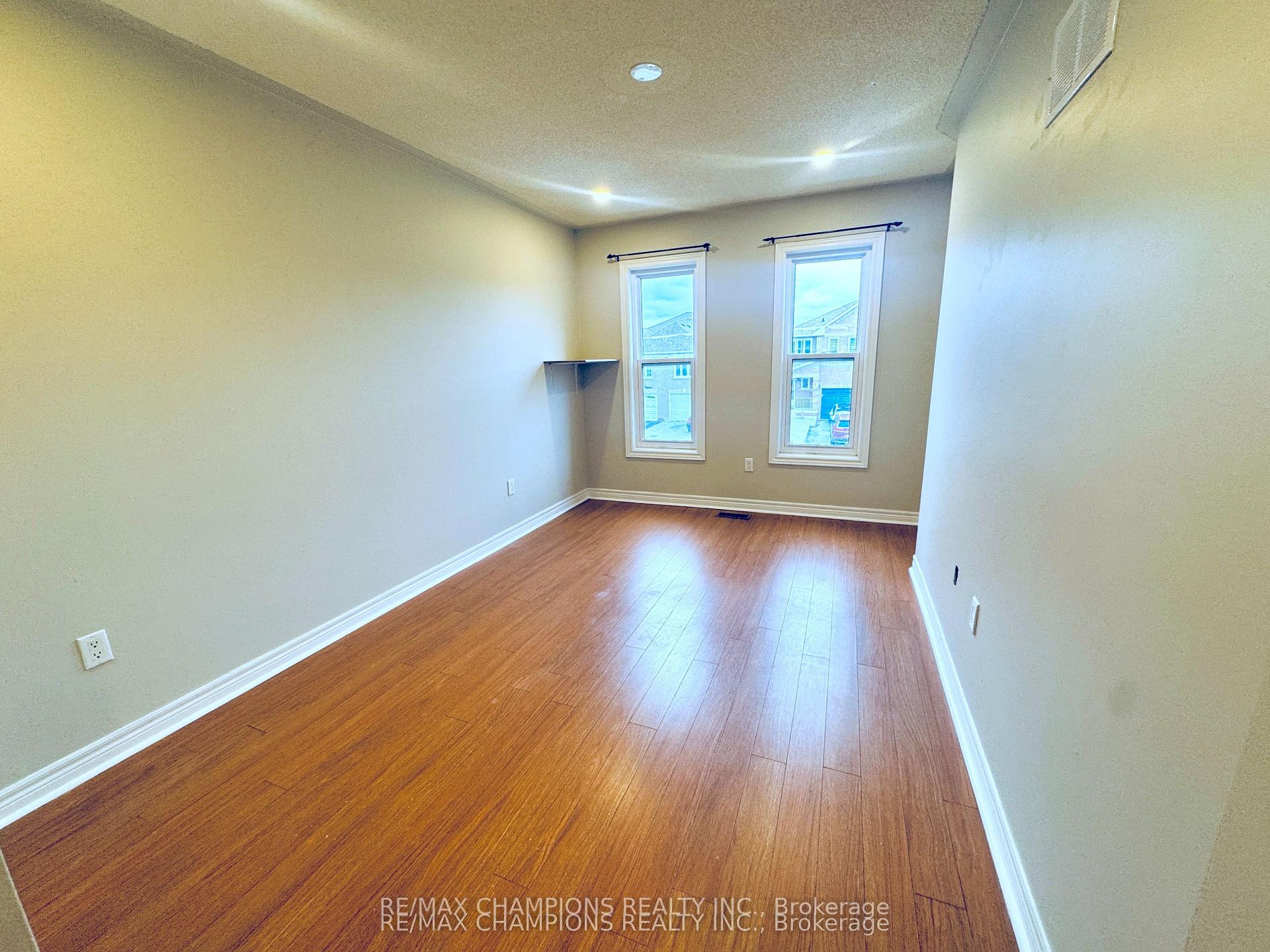 Photo 49 of 29 Tessler Crescent, Brampton, Bram West — HOMEH