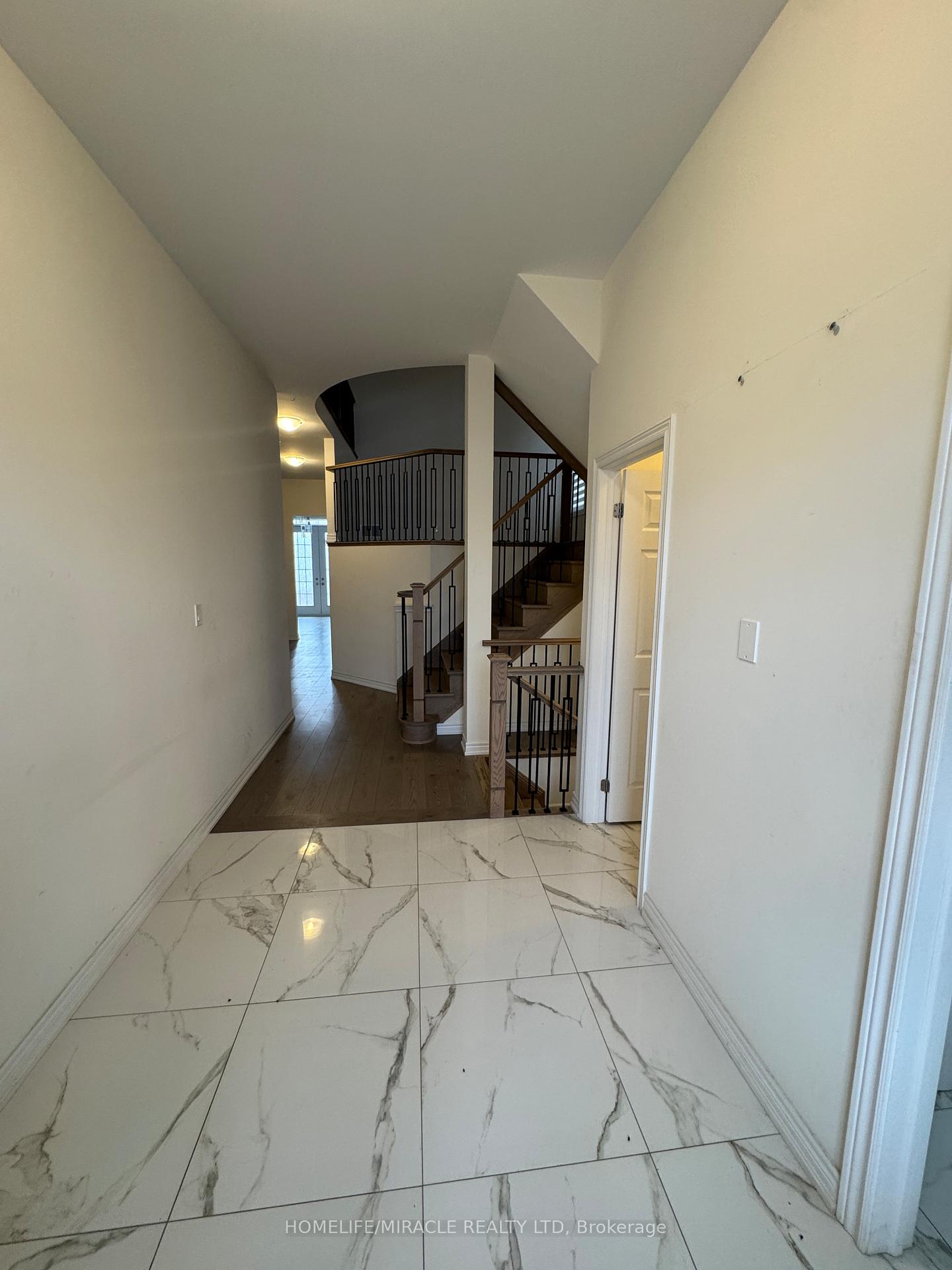 Photo 3 of 2496 Orchestrate Drive, Oshawa, Windfields — HOMEH