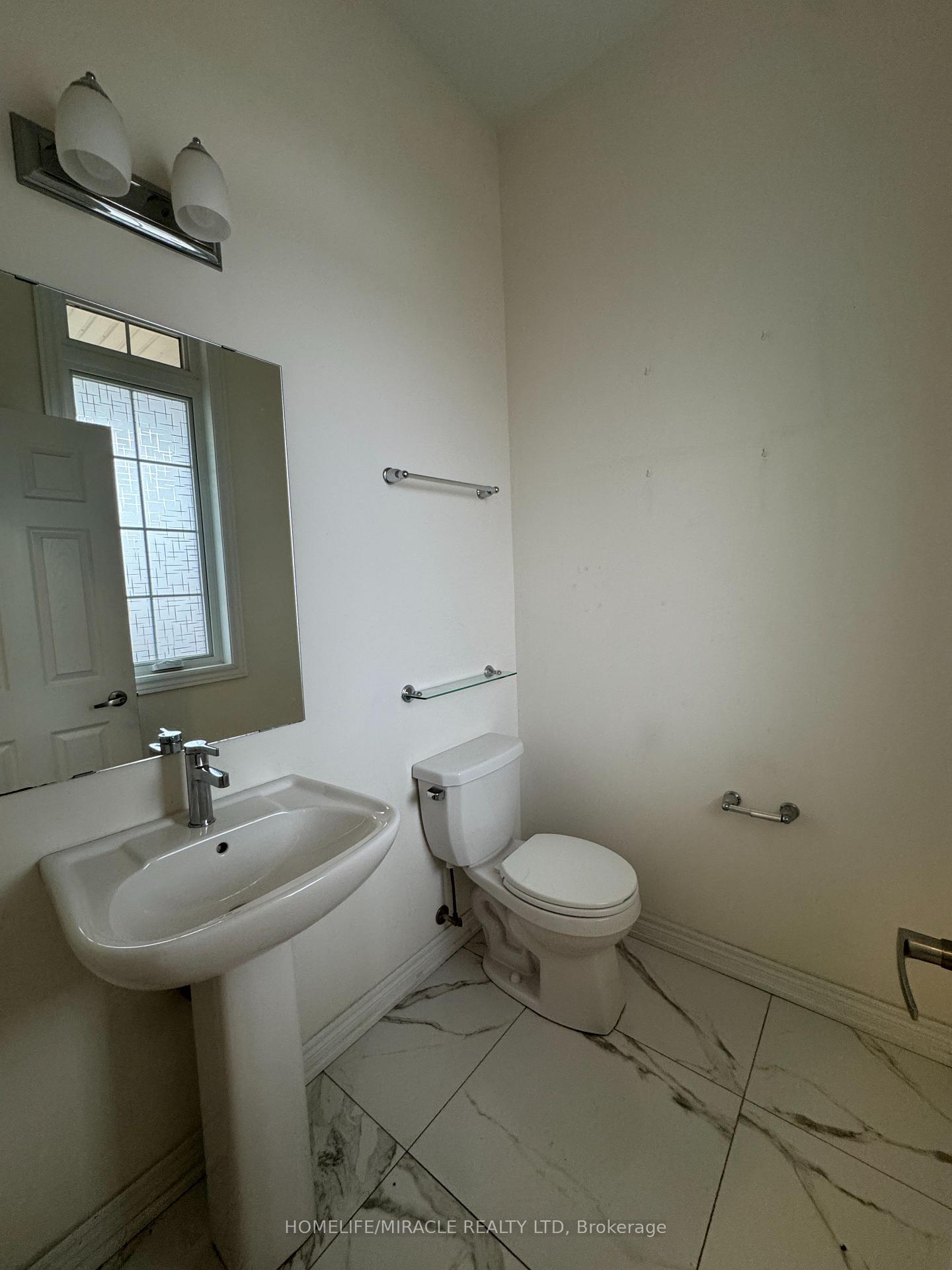 Photo 5 of 2496 Orchestrate Drive, Oshawa, Windfields — HOMEH