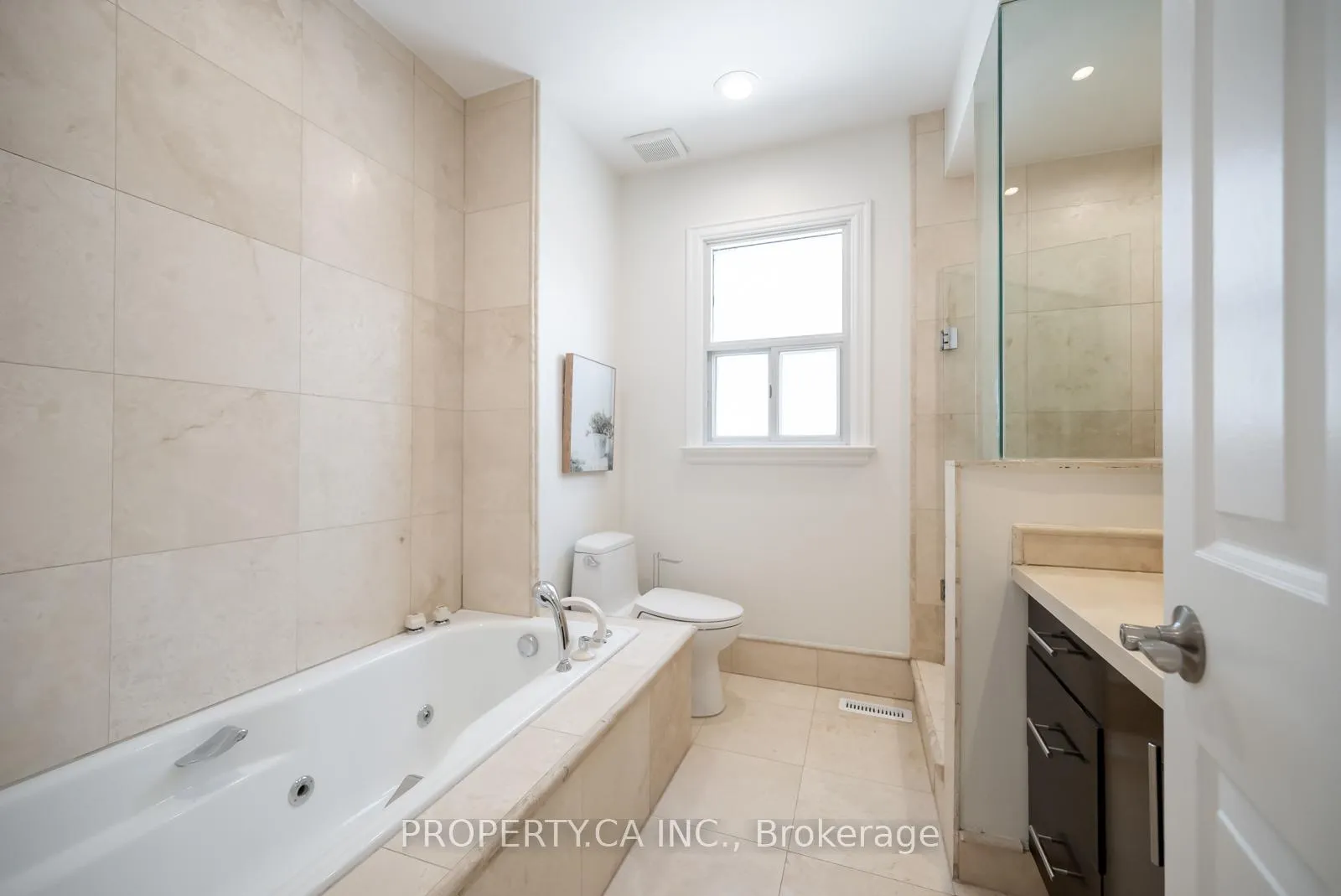 Photo 22 of 247 St Clements Avenue, Toronto, Yonge-Eglinton — HOMEH