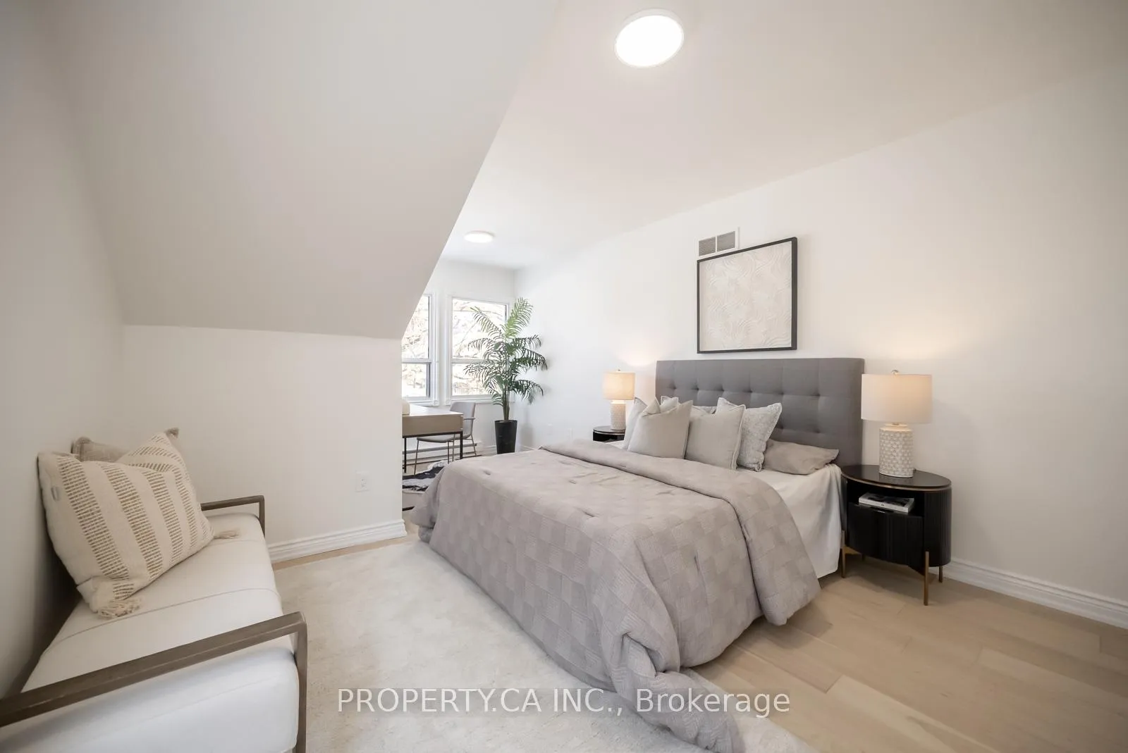 Photo 23 of 247 St Clements Avenue, Toronto, Yonge-Eglinton — HOMEH