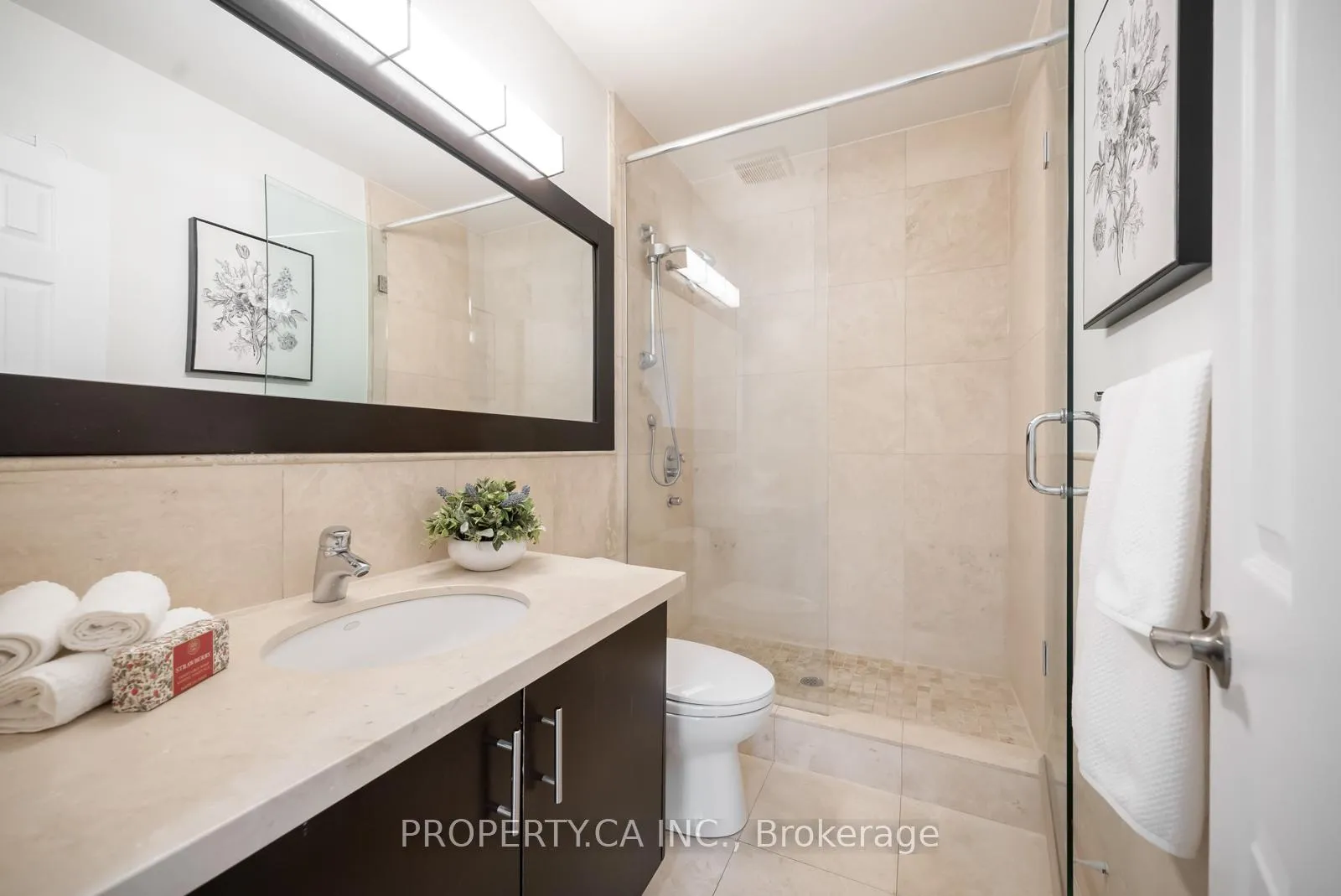 Photo 27 of 247 St Clements Avenue, Toronto, Yonge-Eglinton — HOMEH