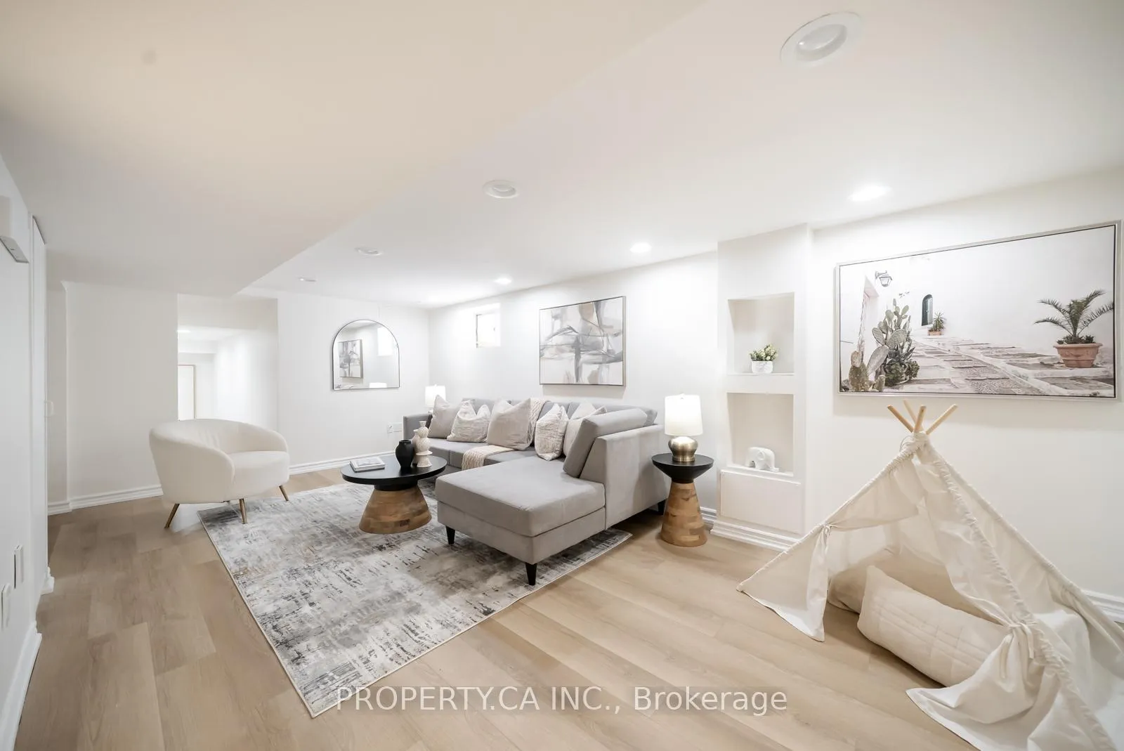 Photo 36 of 247 St Clements Avenue, Toronto, Yonge-Eglinton — HOMEH