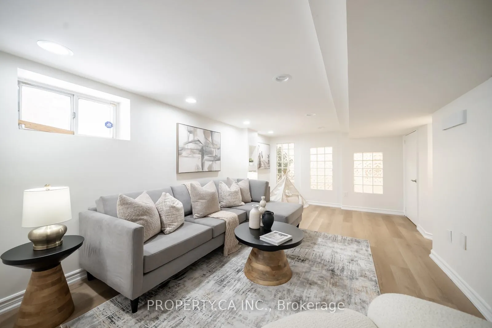 Photo 38 of 247 St Clements Avenue, Toronto, Yonge-Eglinton — HOMEH
