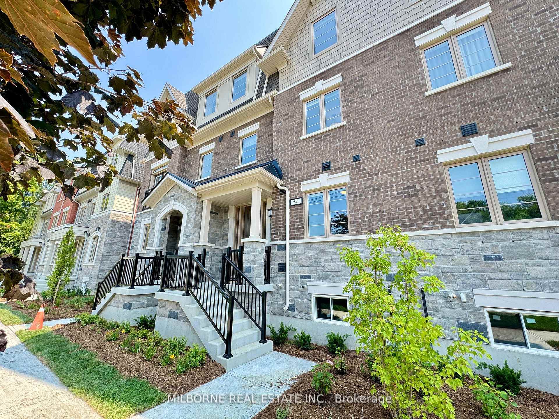 Photo 1 of 54 Fred Beaton Place, King, King City — HOMEH