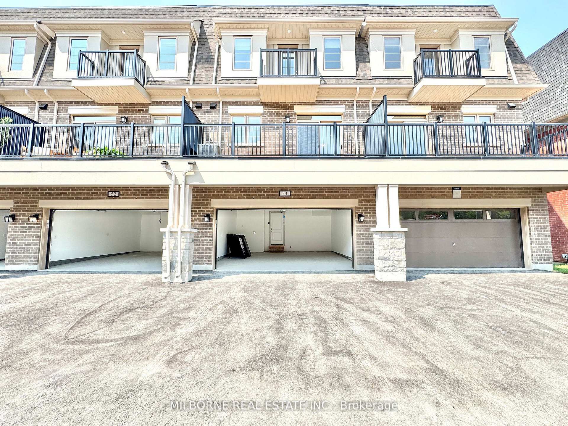 Photo 2 of 54 Fred Beaton Place, King, King City — HOMEH