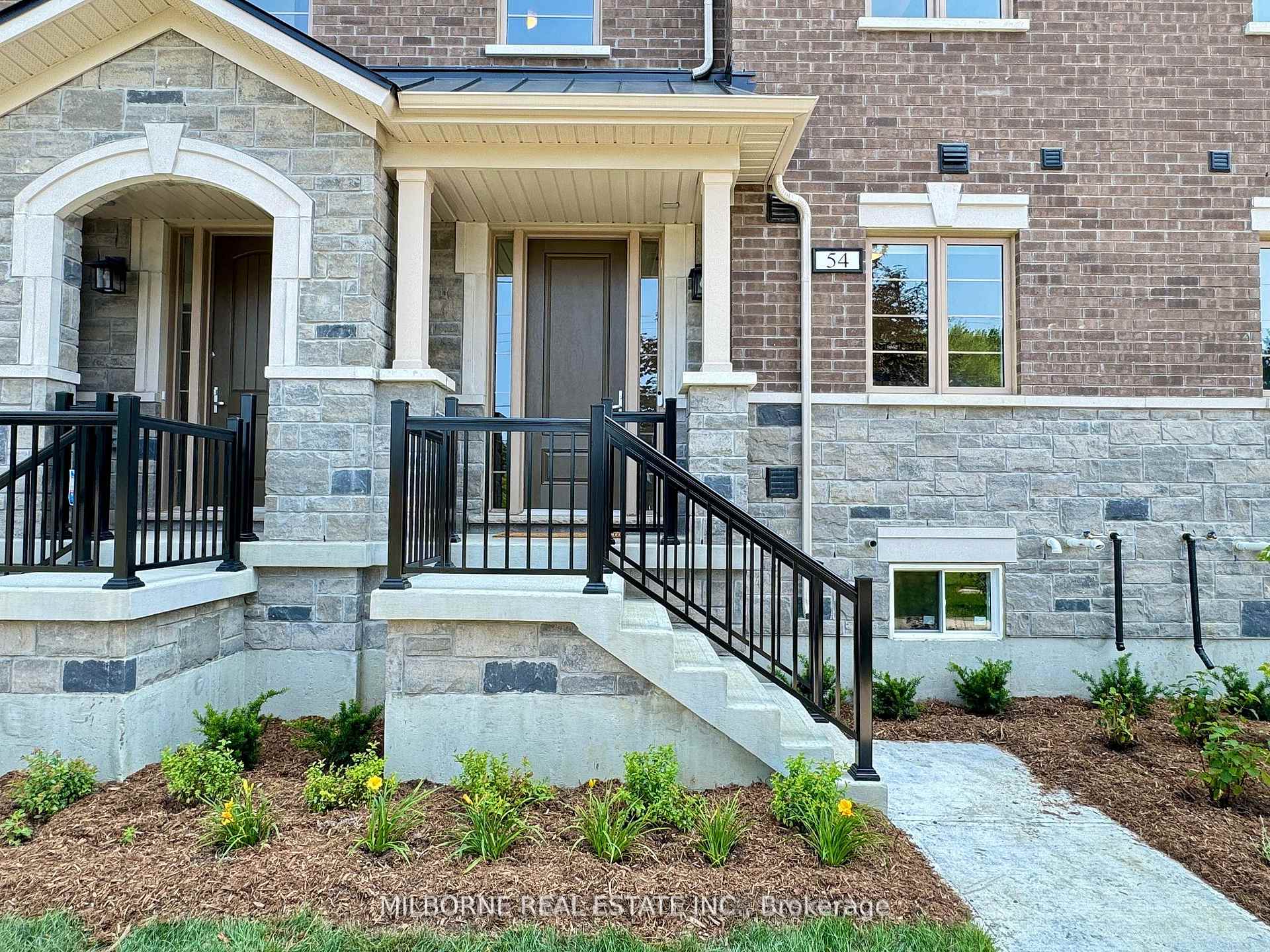 Photo 3 of 54 Fred Beaton Place, King, King City — HOMEH