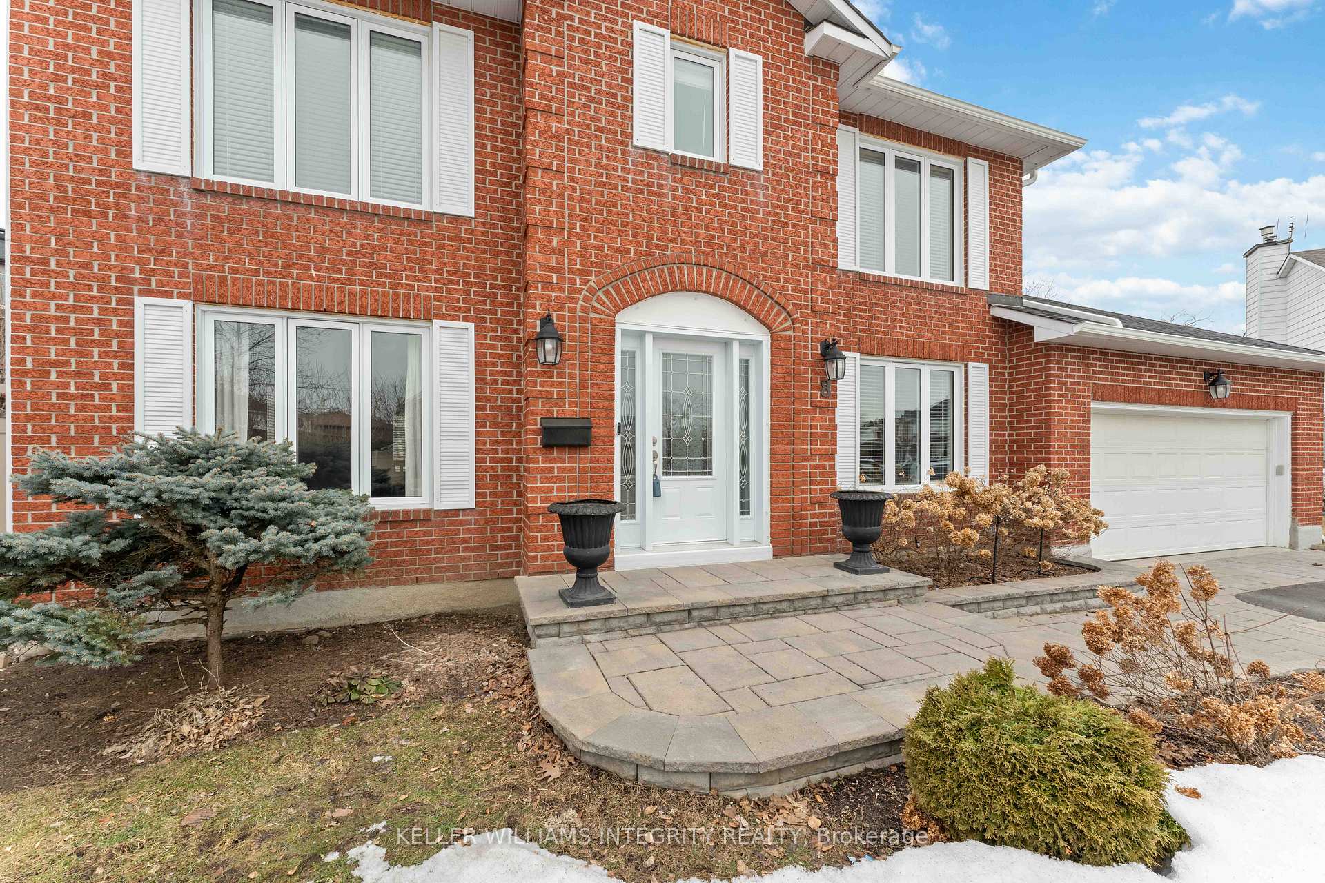 Photo 3 of 8 Spindle Way, Ottawa, Stittsville (South) — HOMEH