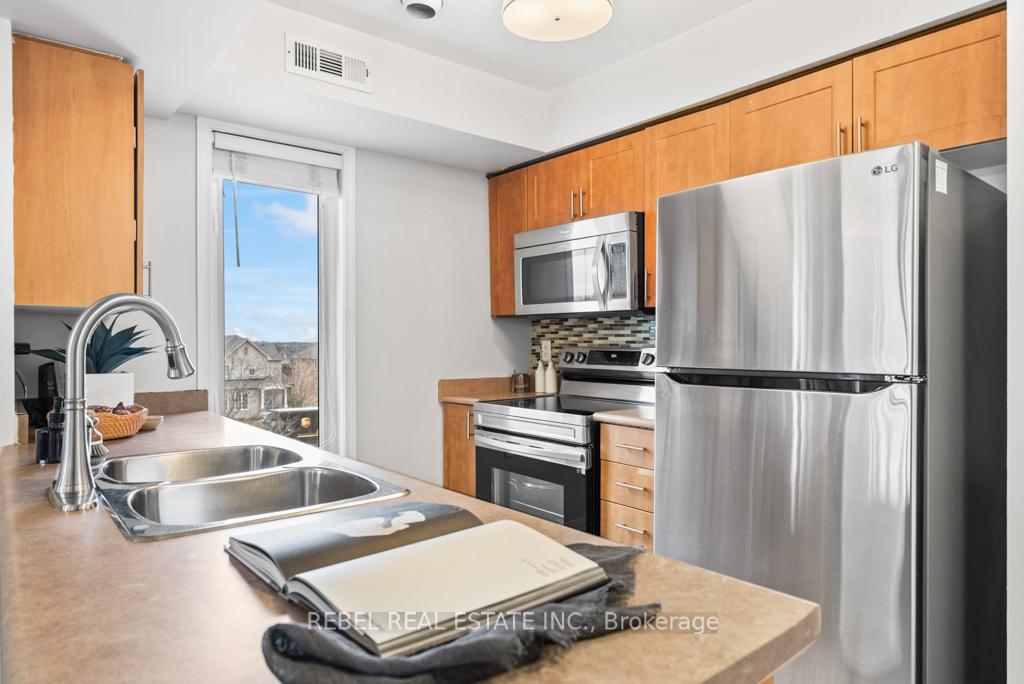 Photo 7 of Unit 3, 110 Petra Way, Whitby, Pringle Creek — HOMEH