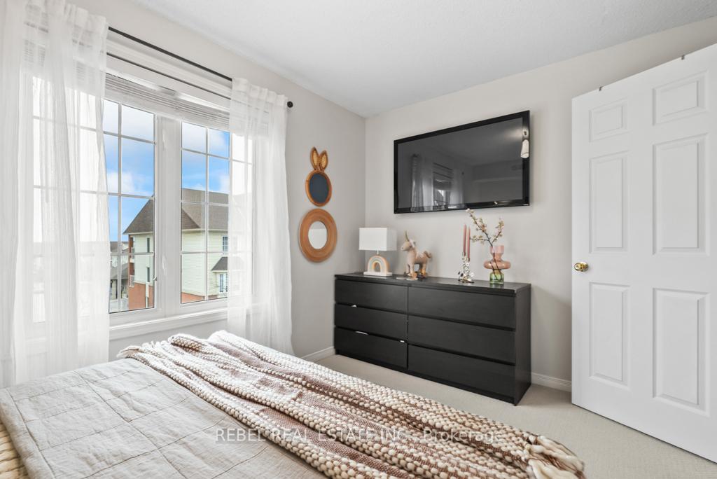 Photo 48 of Unit 3, 110 Petra Way, Whitby, Pringle Creek — HOMEH