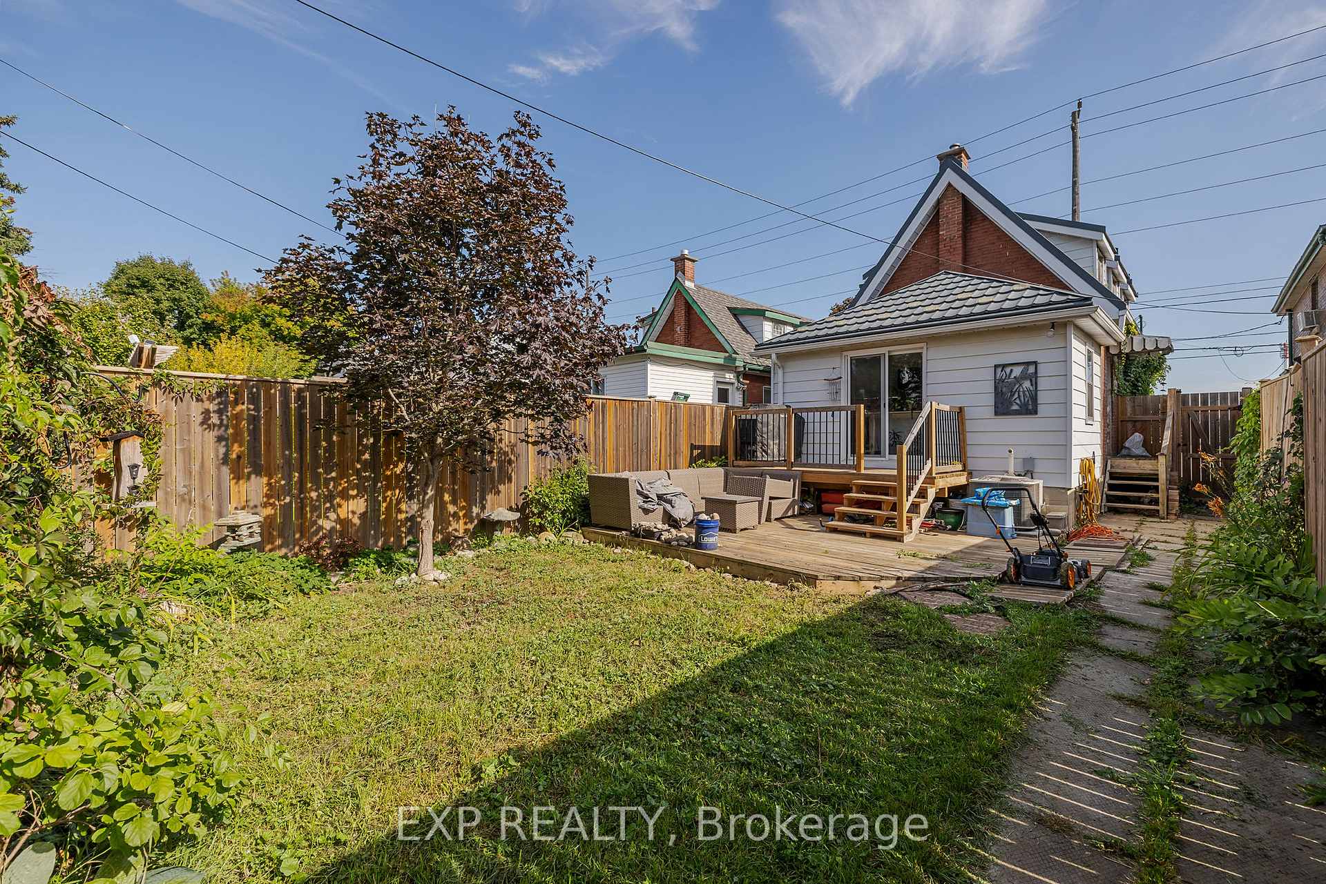 Photo 2 of 237 Victoria Road S, Guelph, St. Patrick's Ward — HOMEH