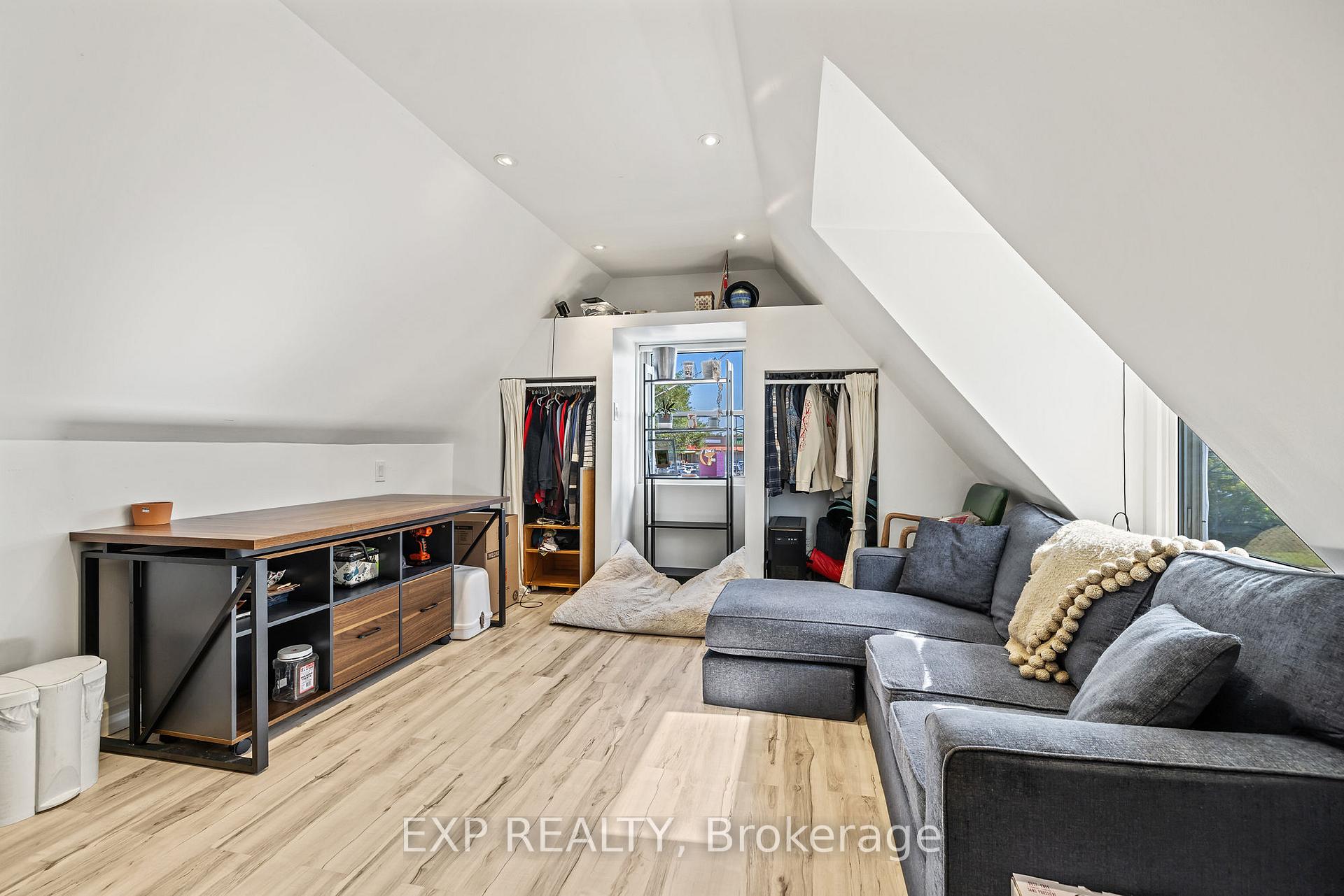 Photo 16 of 237 Victoria Road S, Guelph, St. Patrick's Ward — HOMEH