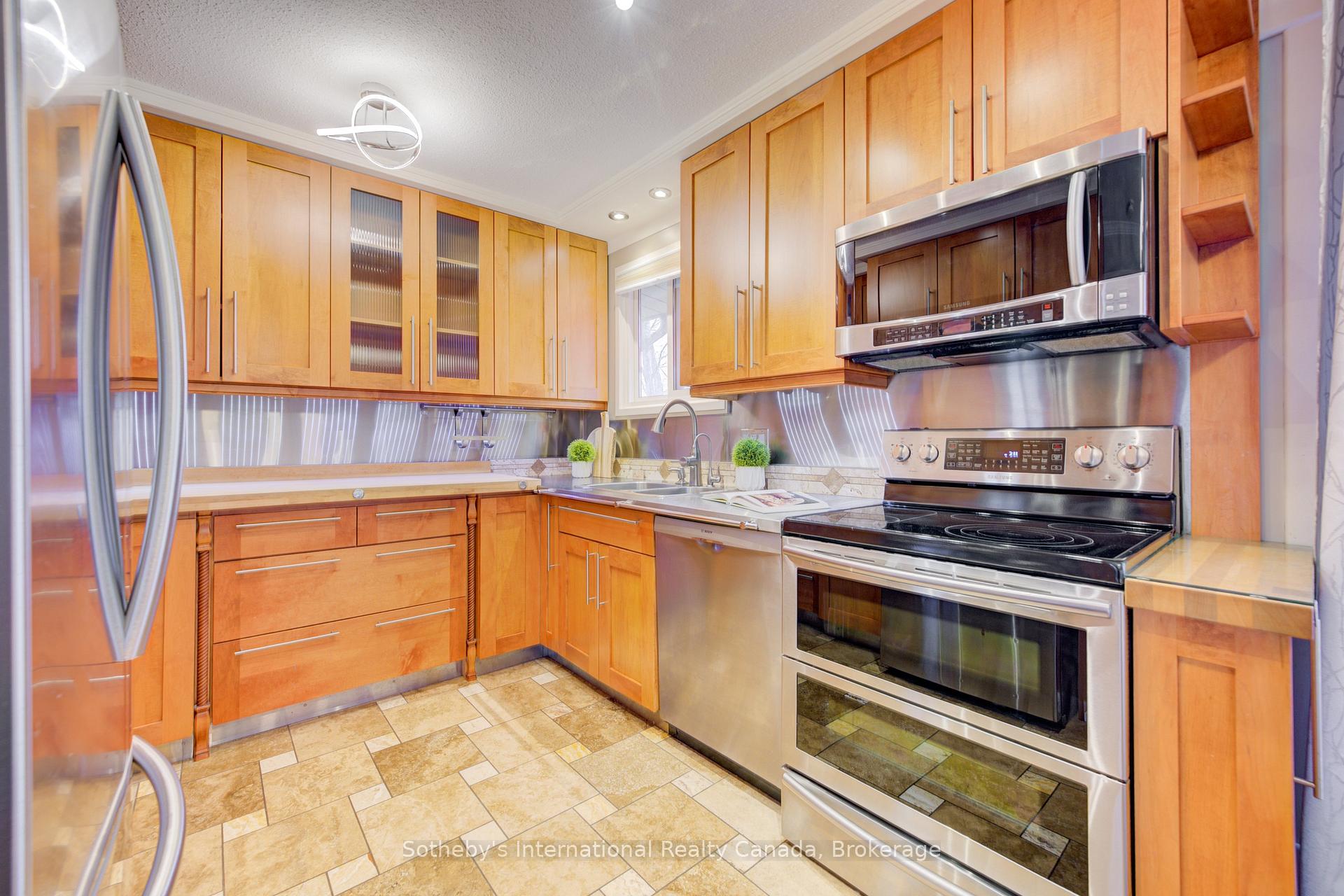Photo 5 of Unit 52, 49 Cedarwoods Crescent, Kitchener — HOMEH