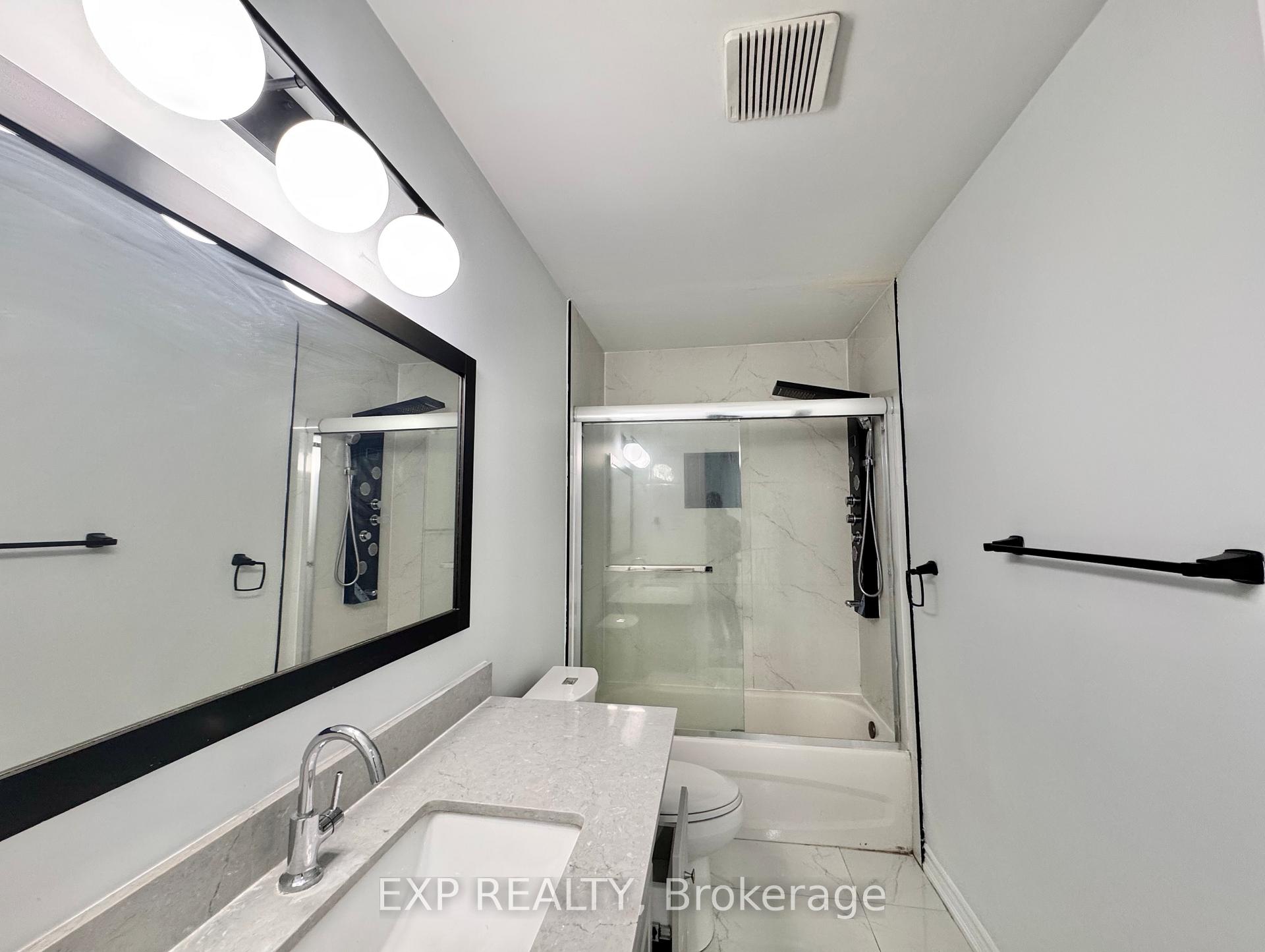 Photo 5 of Unit UPPER LEVEL, 1 Oaklea Boulevard, Brampton, Fletcher's Creek South — HOMEH
