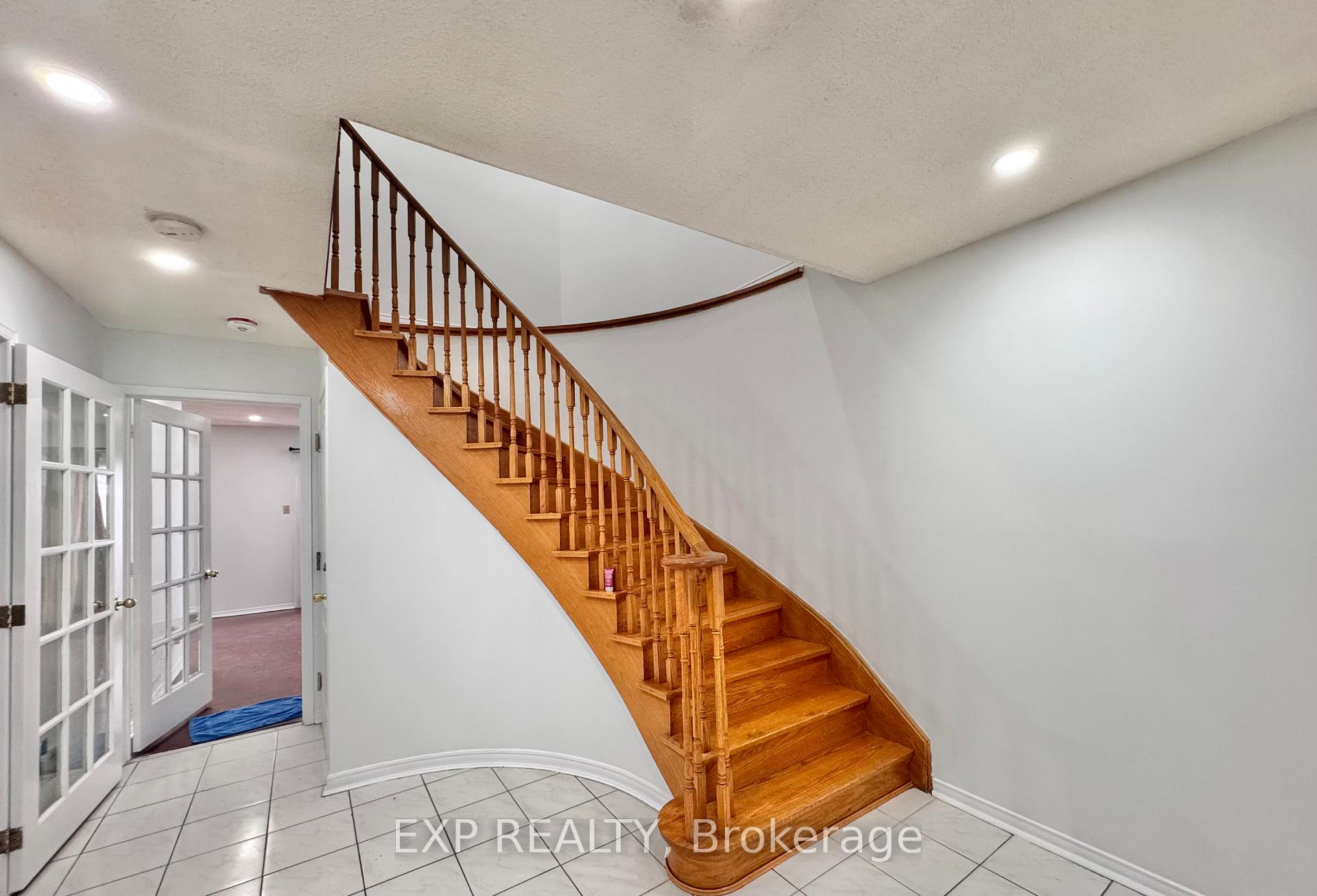 Photo 7 of Unit UPPER LEVEL, 1 Oaklea Boulevard, Brampton, Fletcher's Creek South — HOMEH