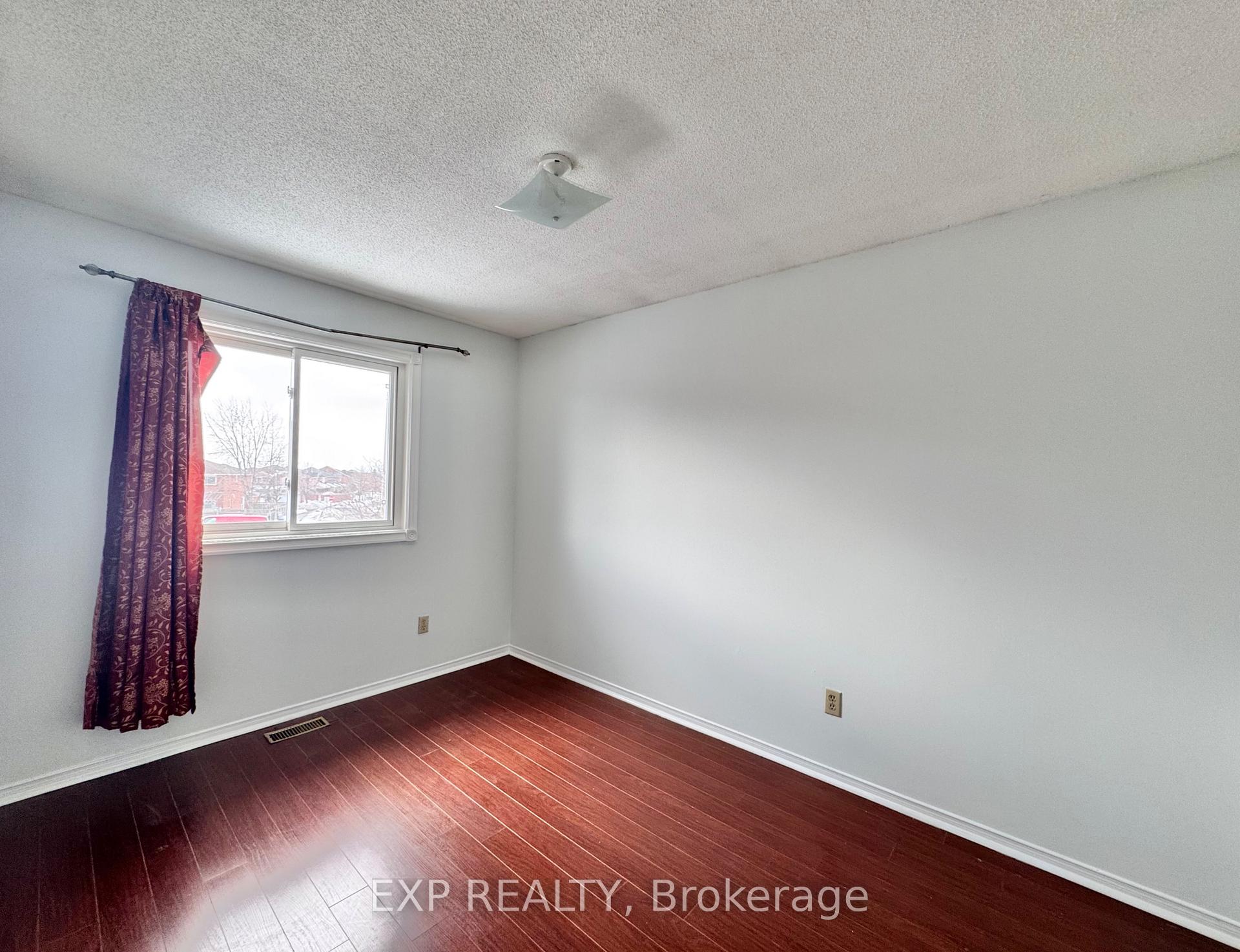 Photo 8 of Unit UPPER LEVEL, 1 Oaklea Boulevard, Brampton, Fletcher's Creek South — HOMEH