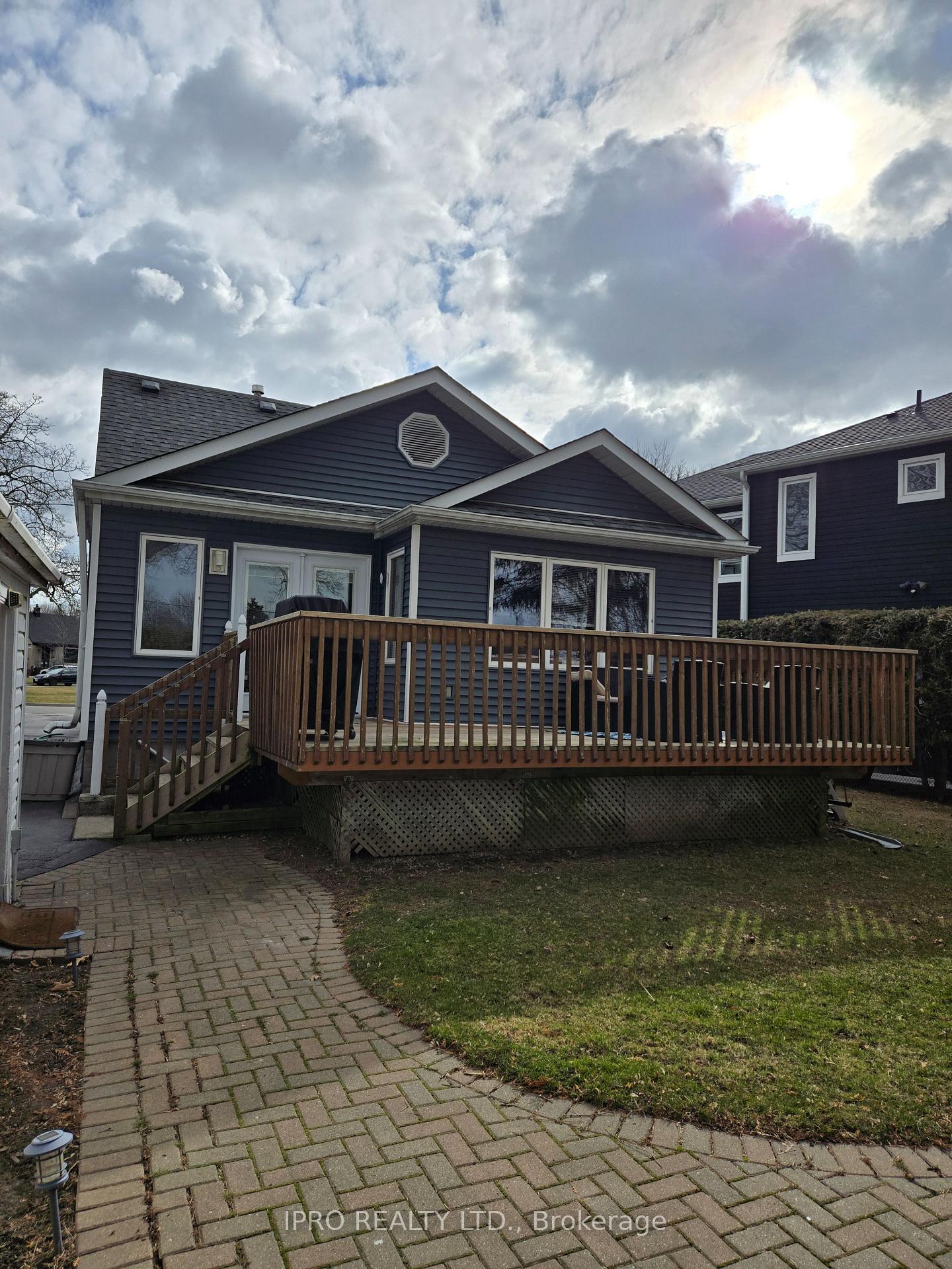 Photo 3 of 16 Topham Road, Toronto, O'Connor-Parkview — HOMEH