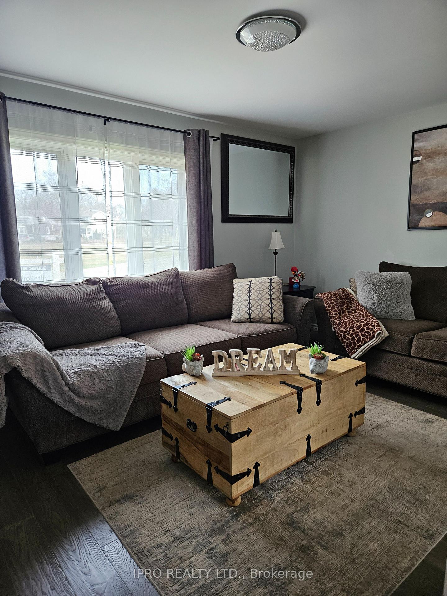 Photo 12 of 16 Topham Road, Toronto, O'Connor-Parkview — HOMEH