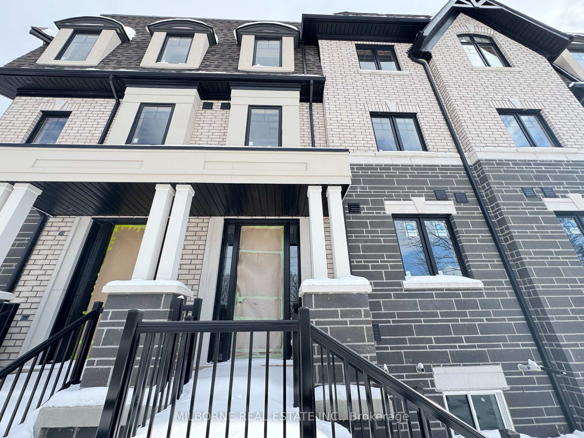Photo 2 of 44 Fred Beaton Place, King, King City — HOMEH