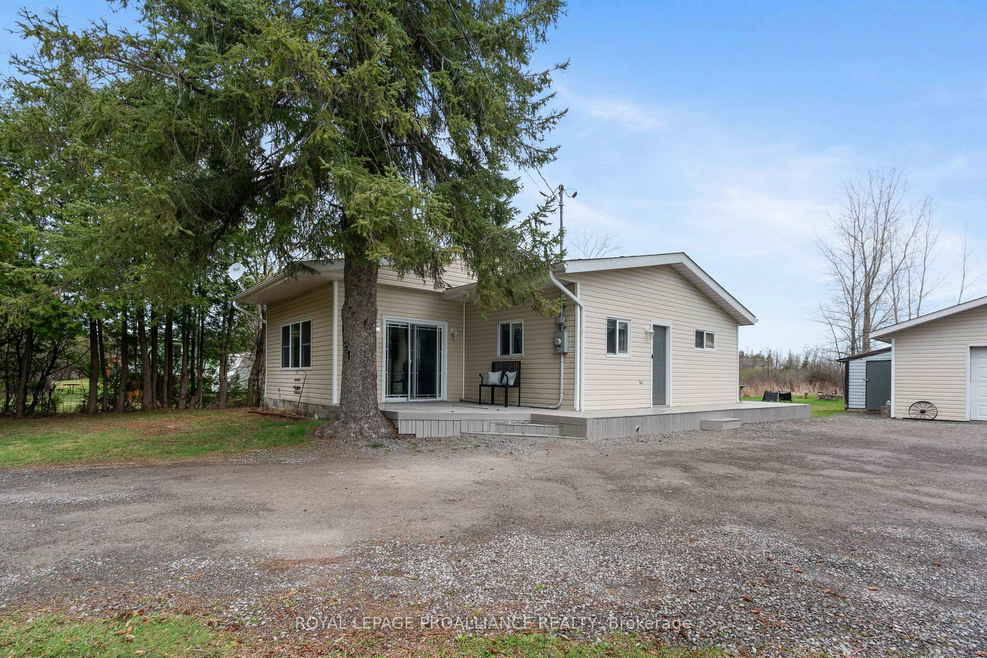 Photo 2 of 10151 County Rd 15, Augusta, Augusta Twp — HOMEH