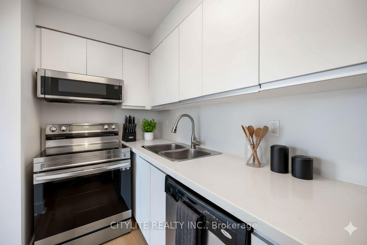 Photo 33 of Unit 902, 1901 Yonge Street, Toronto, Mount Pleasant West — HOMEH