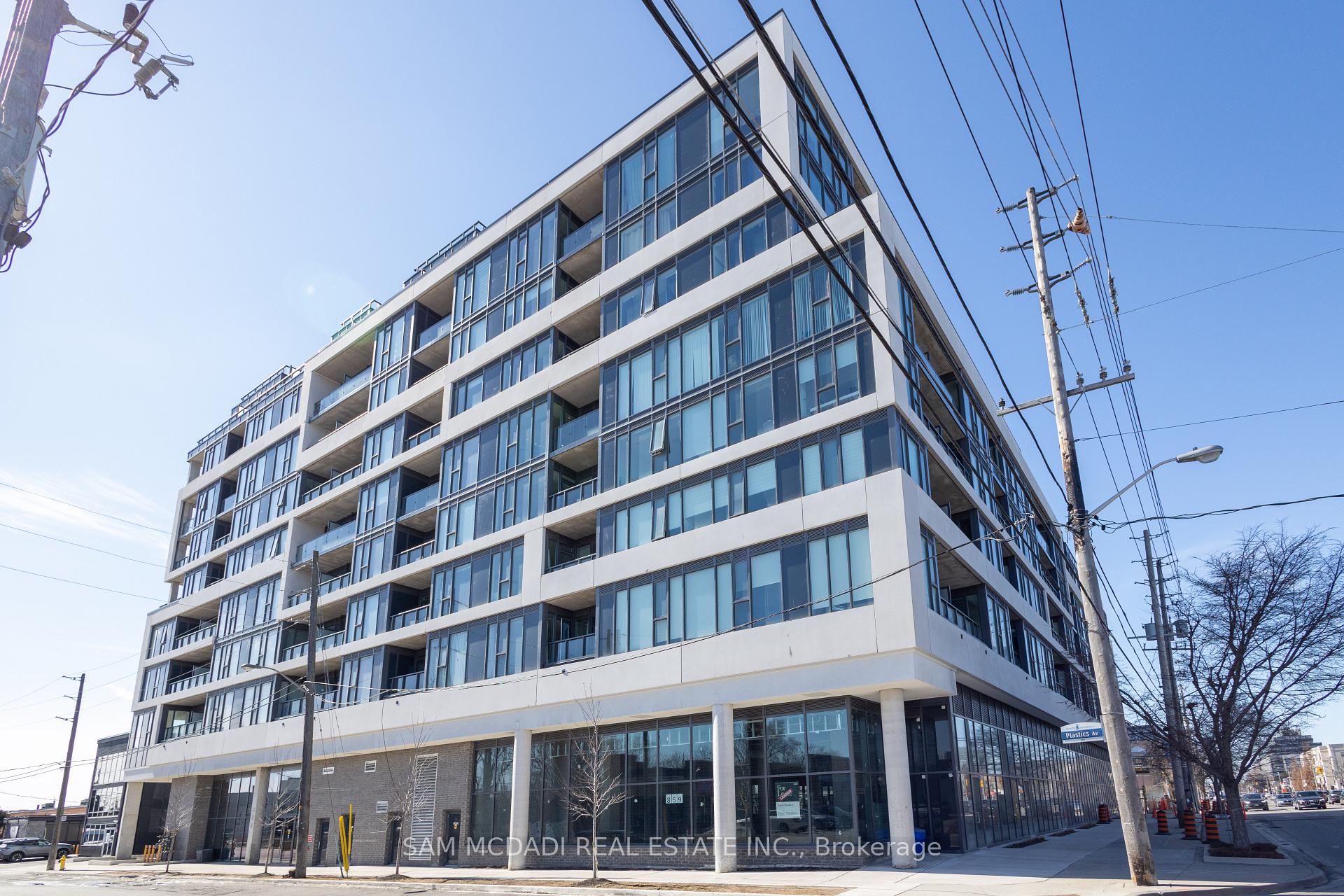 Front of Unit 521, 859 The Queensway