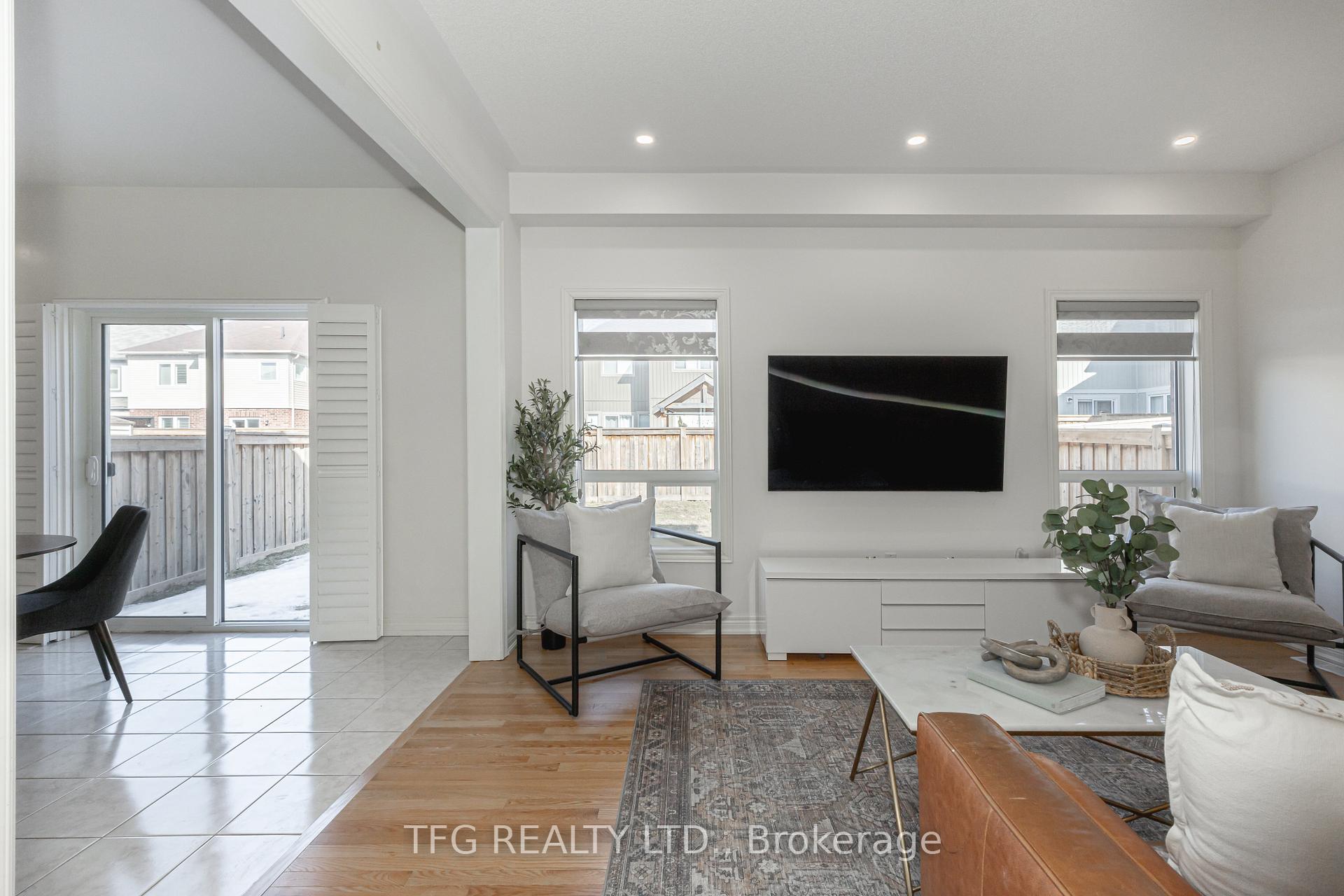 Photo 16 of 6 Henry Smith Avenue, Clarington, Bowmanville — HOMEH
