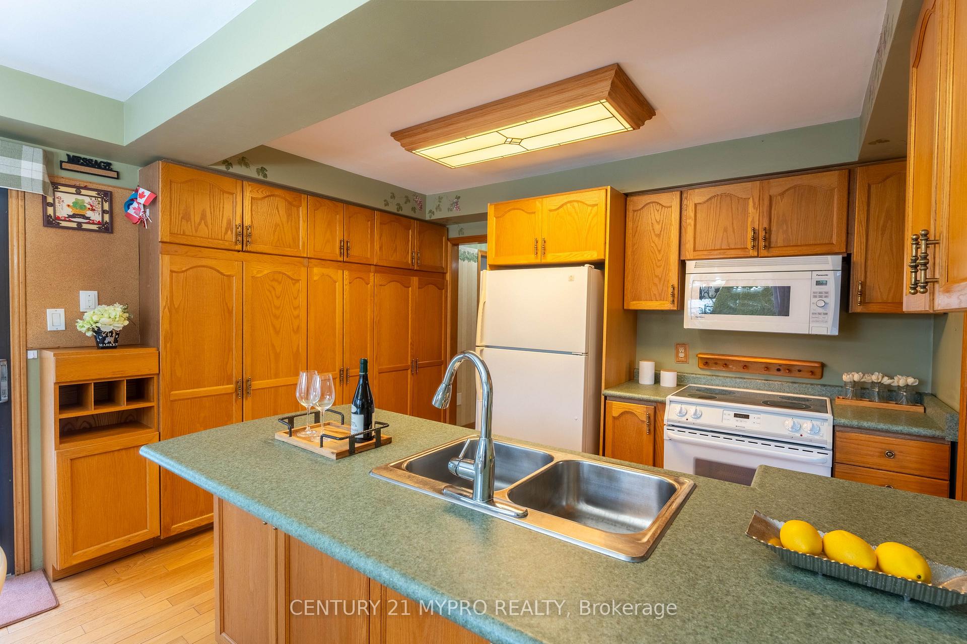 Photo 16 of 39 Ingleborough Drive, Whitby, Blue Grass Meadows — HOMEH