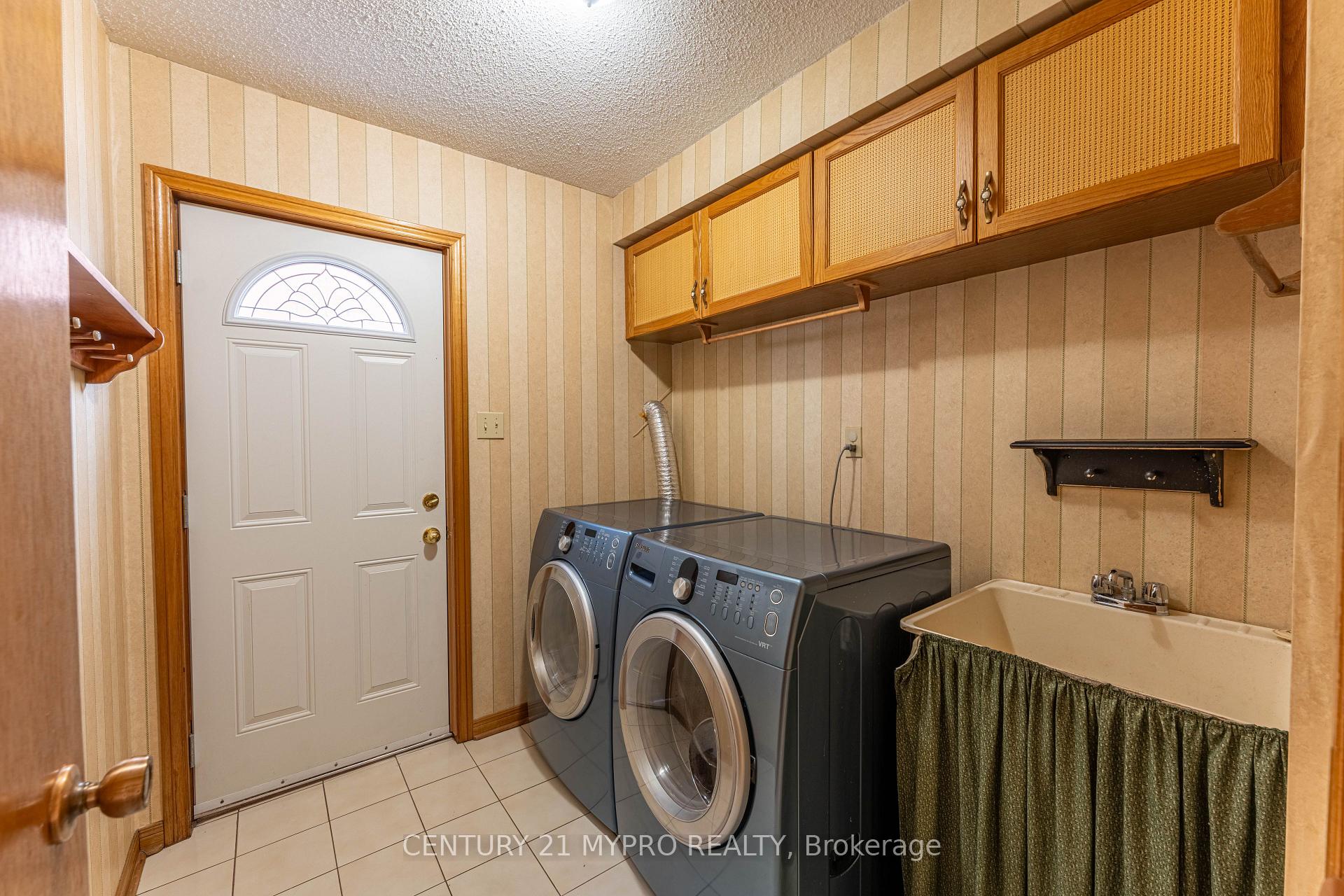 Photo 19 of 39 Ingleborough Drive, Whitby, Blue Grass Meadows — HOMEH
