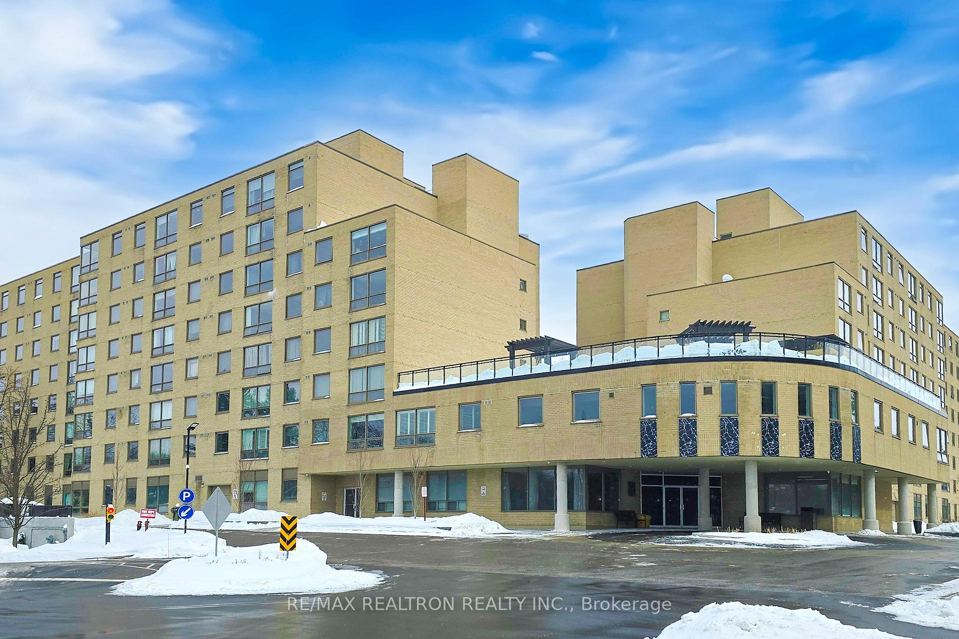Front of Unit 301, 326 Major Mackenzie Drive E