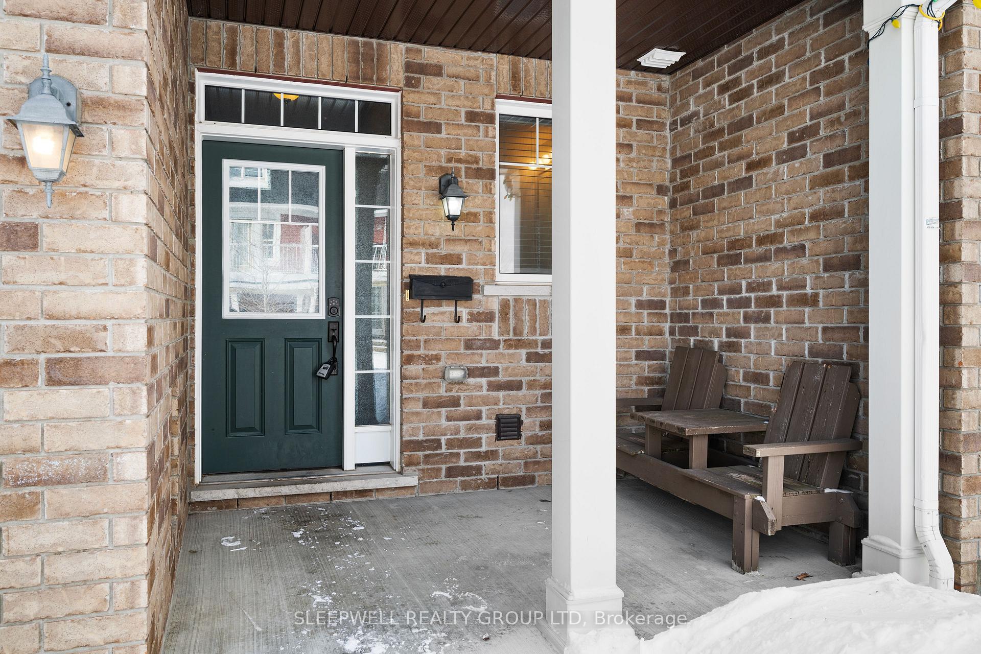 Photo 3 of 566 Meadowcreek Circle, Ottawa, Kanata - Emerald Meadows/Trailwest — HOMEH