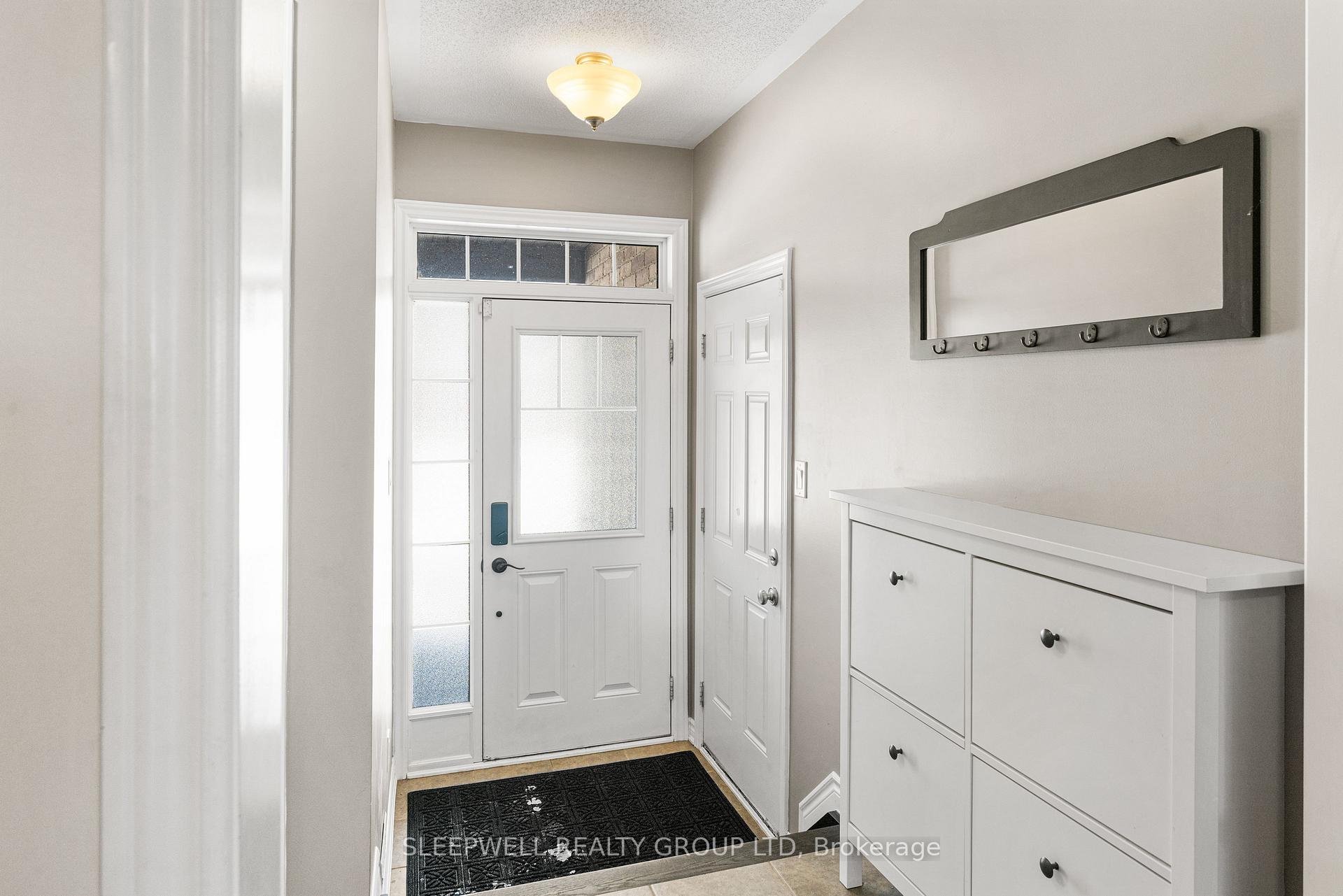 Photo 4 of 566 Meadowcreek Circle, Ottawa, Kanata - Emerald Meadows/Trailwest — HOMEH