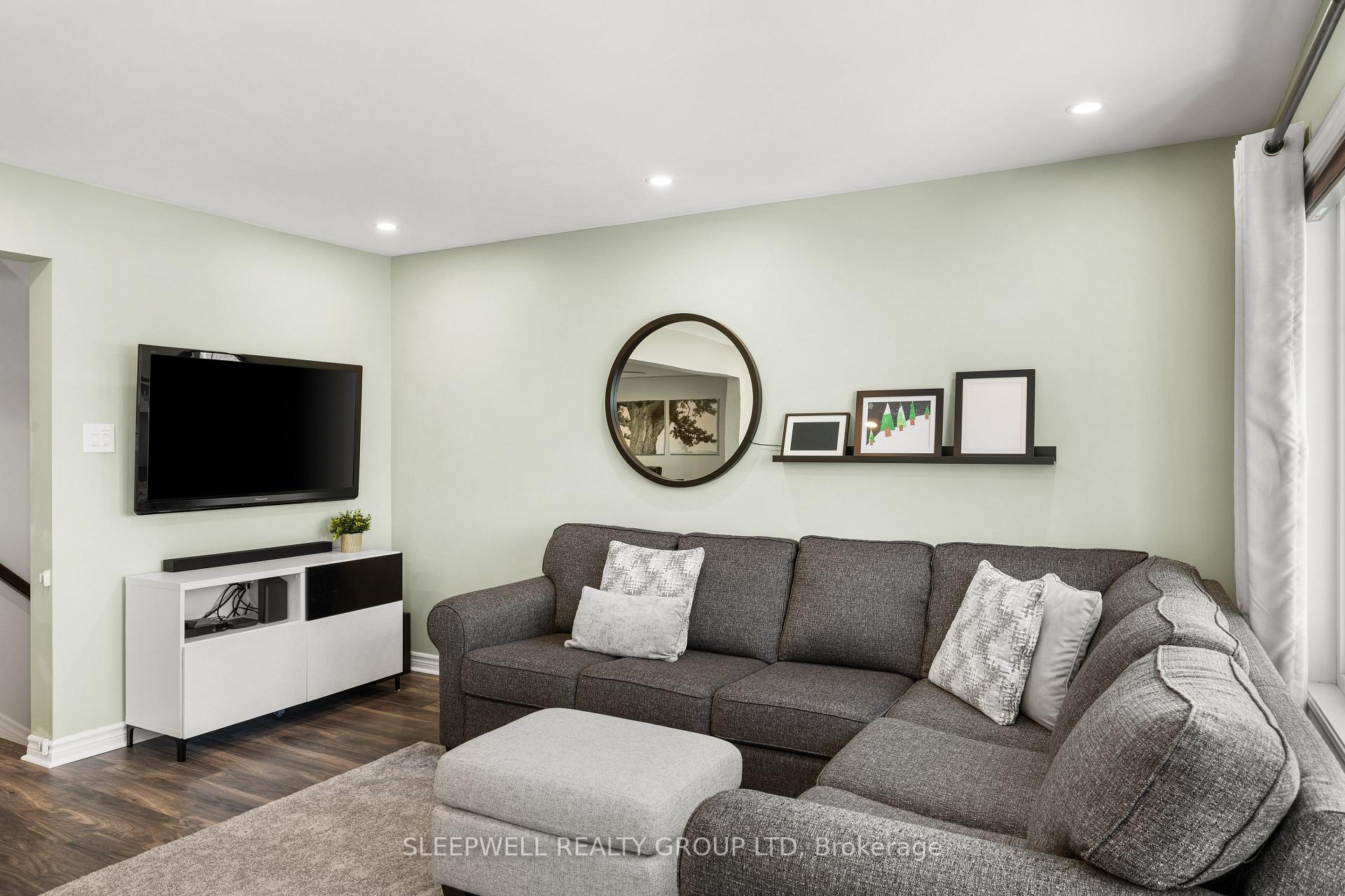 Photo 16 of 566 Meadowcreek Circle, Ottawa, Kanata - Emerald Meadows/Trailwest — HOMEH
