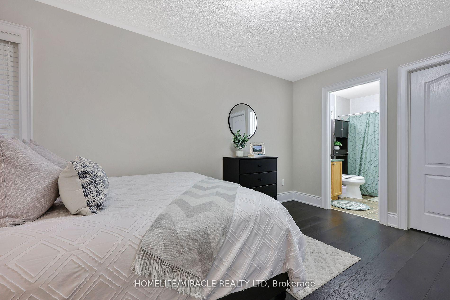 Photo 32 of 8 Bottlebrush Drive, Brampton, Sandringham-Wellington — HOMEH