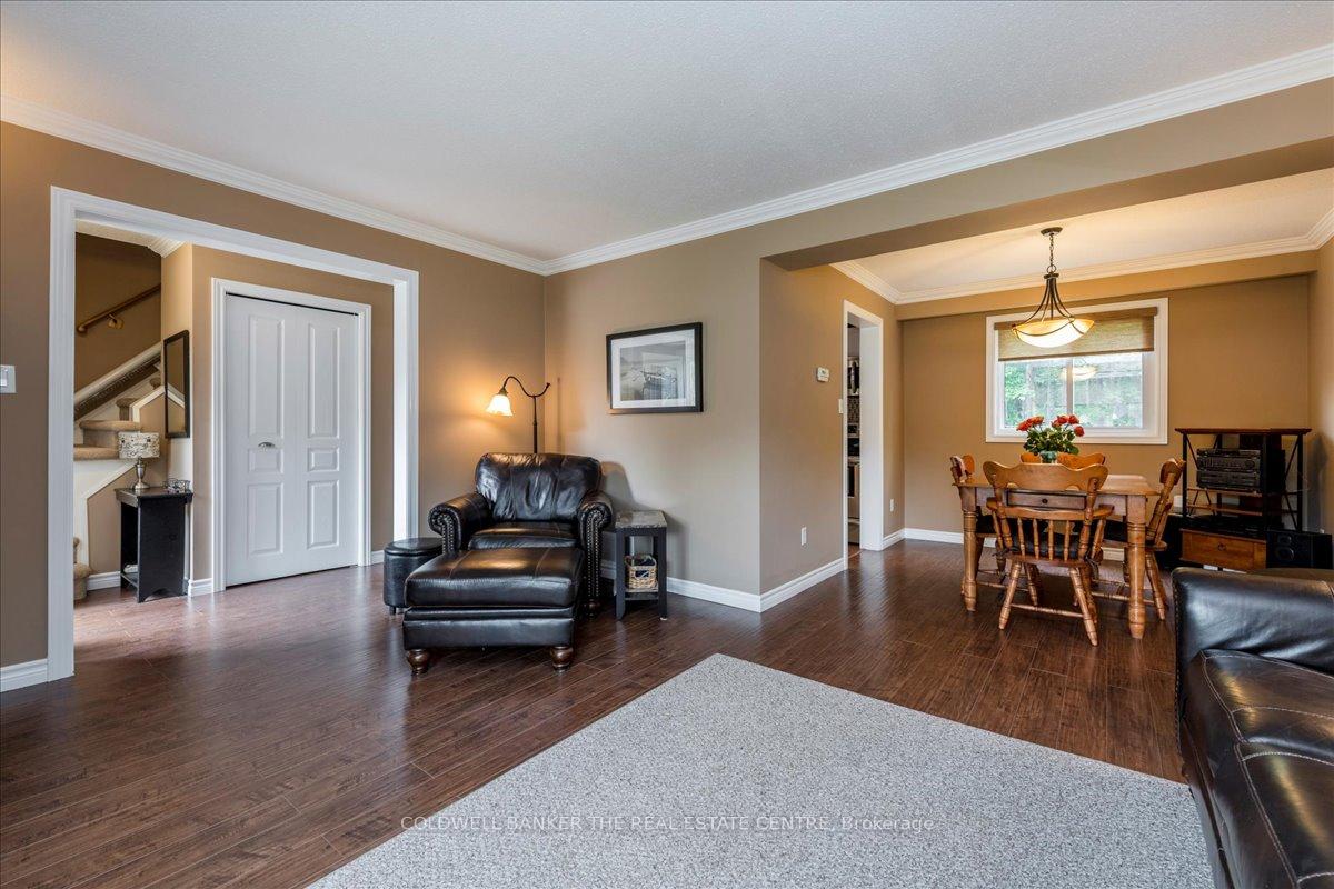 Photo 7 of 8 Bethune Place, Barrie, Letitia Heights — HOMEH