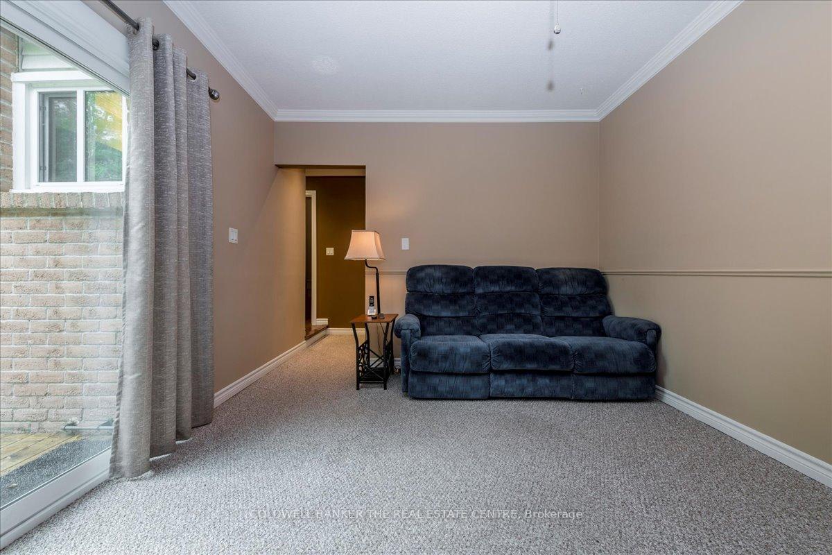 Photo 14 of 8 Bethune Place, Barrie, Letitia Heights — HOMEH