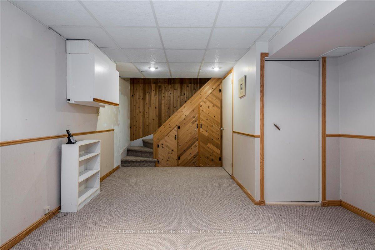 Photo 22 of 8 Bethune Place, Barrie, Letitia Heights — HOMEH