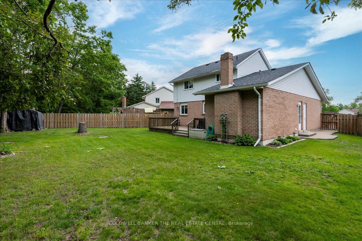 Photo 26 of 8 Bethune Place, Barrie, Letitia Heights — HOMEH