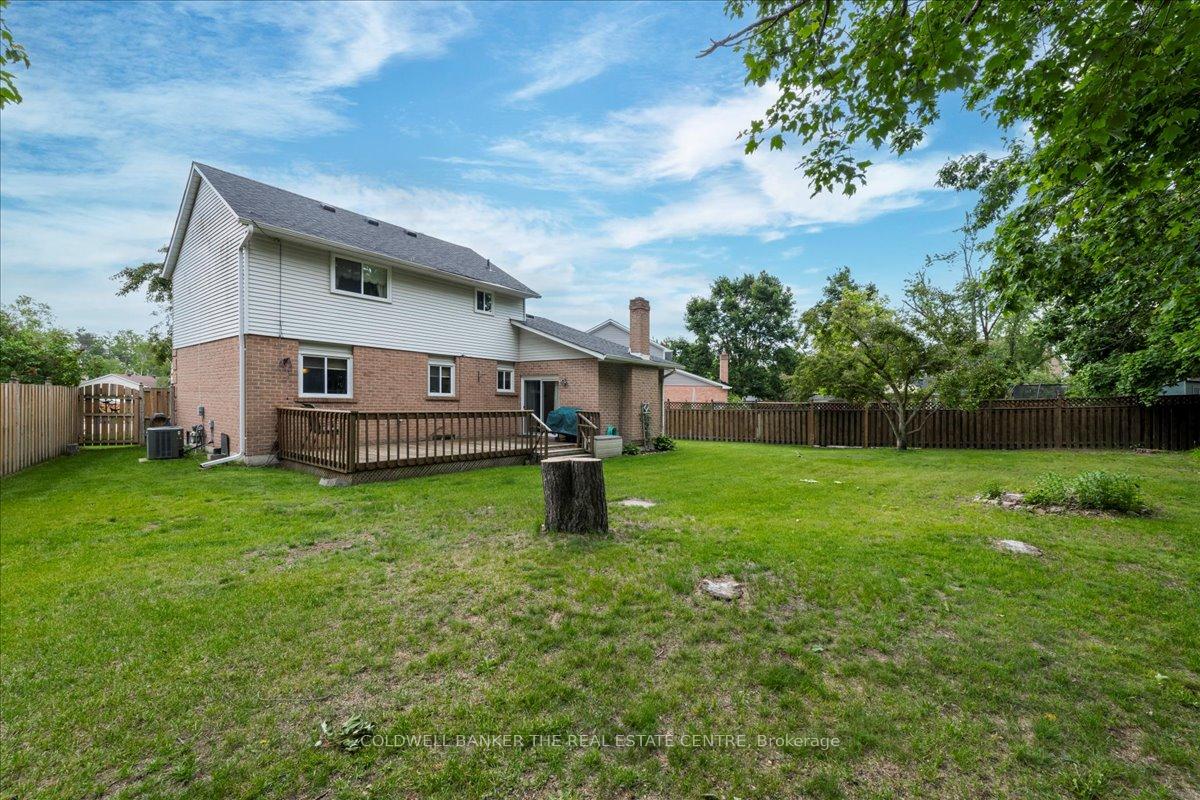 Photo 28 of 8 Bethune Place, Barrie, Letitia Heights — HOMEH