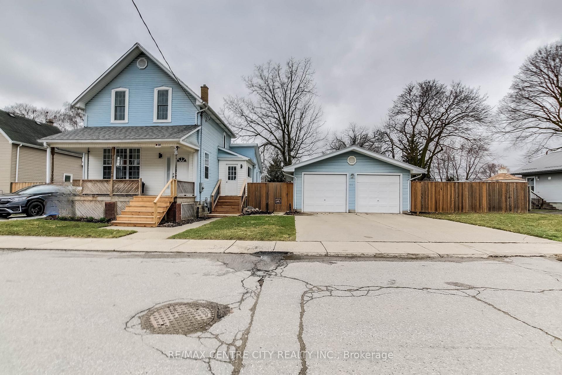 Photo 1 of 38 John Street, St. Thomas — HOMEH