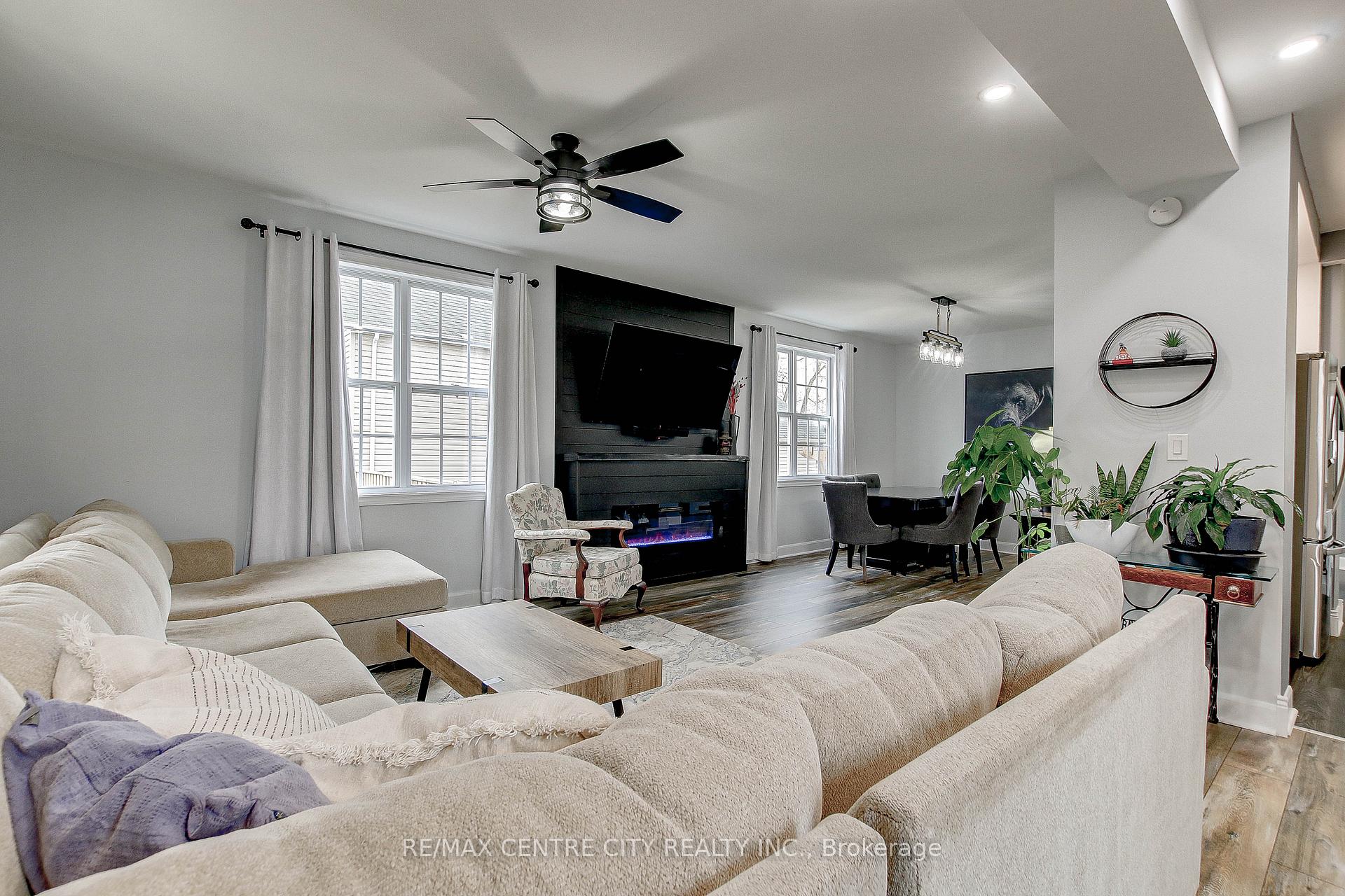 Photo 5 of 38 John Street, St. Thomas — HOMEH