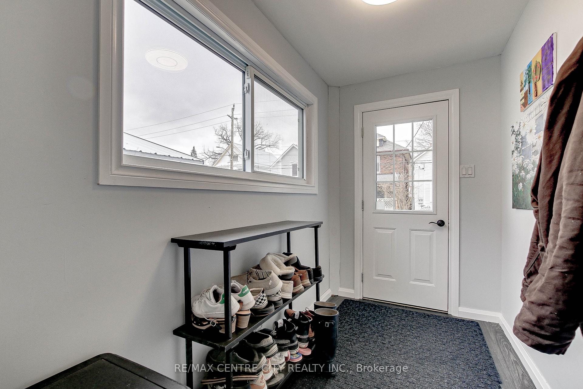 Photo 16 of 38 John Street, St. Thomas — HOMEH