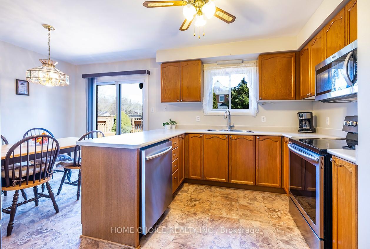 Photo 10 of 23 Fewster Street, Clarington, Courtice — HOMEH