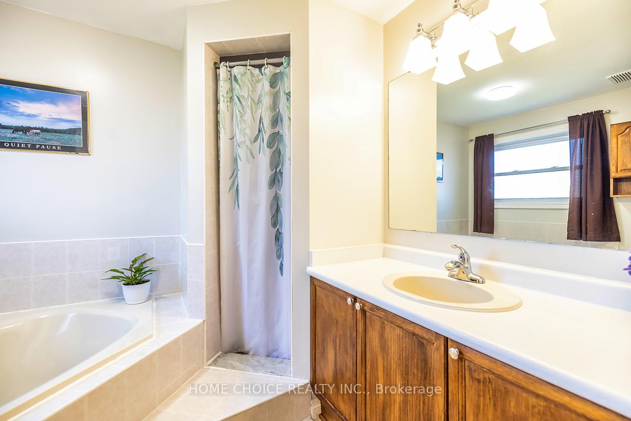 Photo 63 of 23 Fewster Street, Clarington, Courtice — HOMEH
