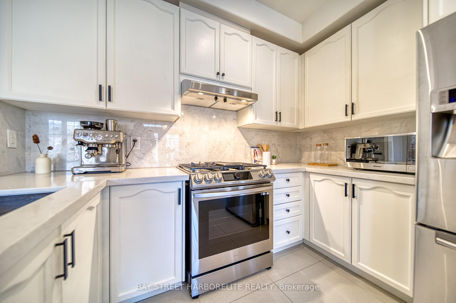 Photo 3 of 71 Mary Ellen Baker Crescent, Vaughan, Patterson — HOMEH