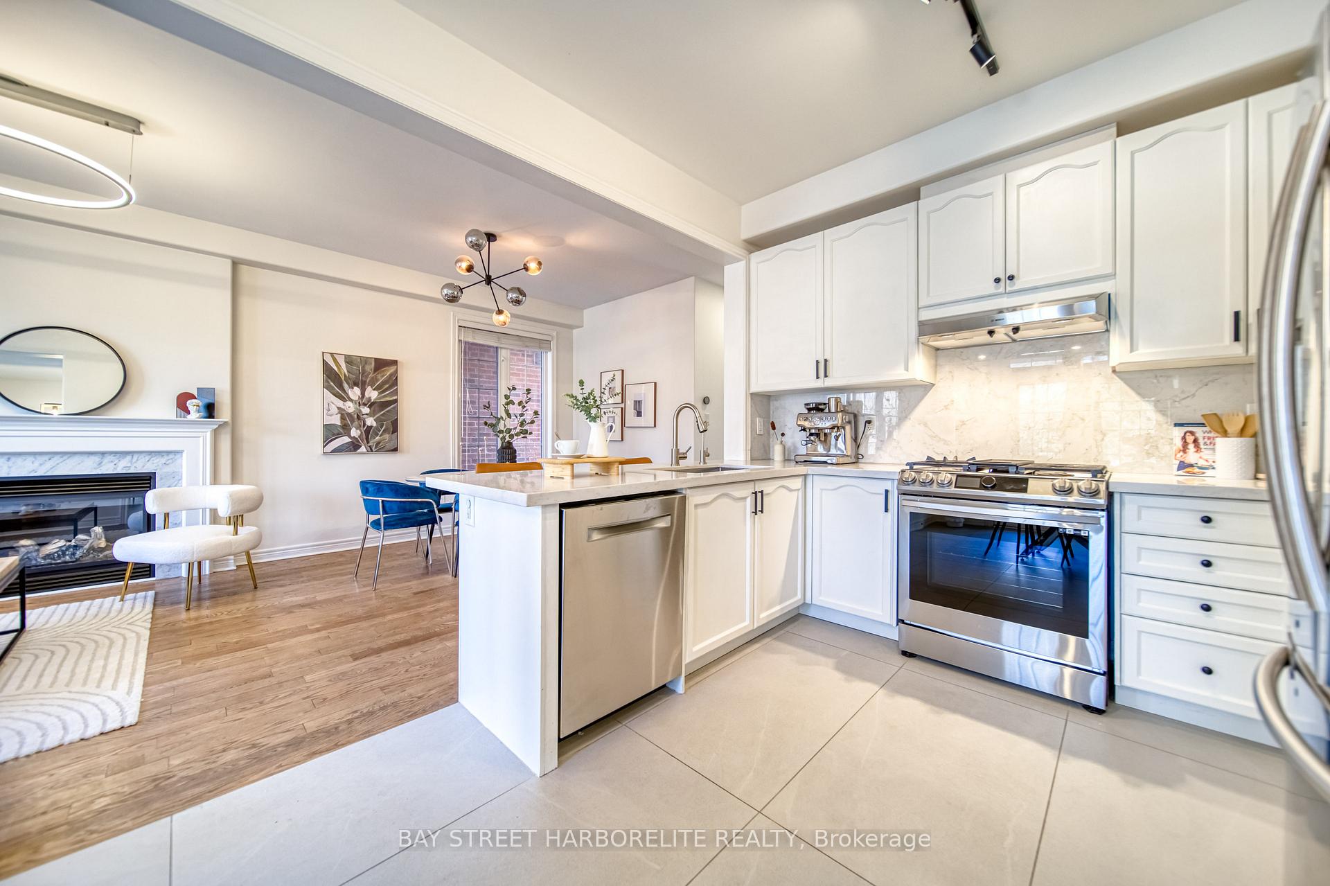 Photo 5 of 71 Mary Ellen Baker Crescent, Vaughan, Patterson — HOMEH