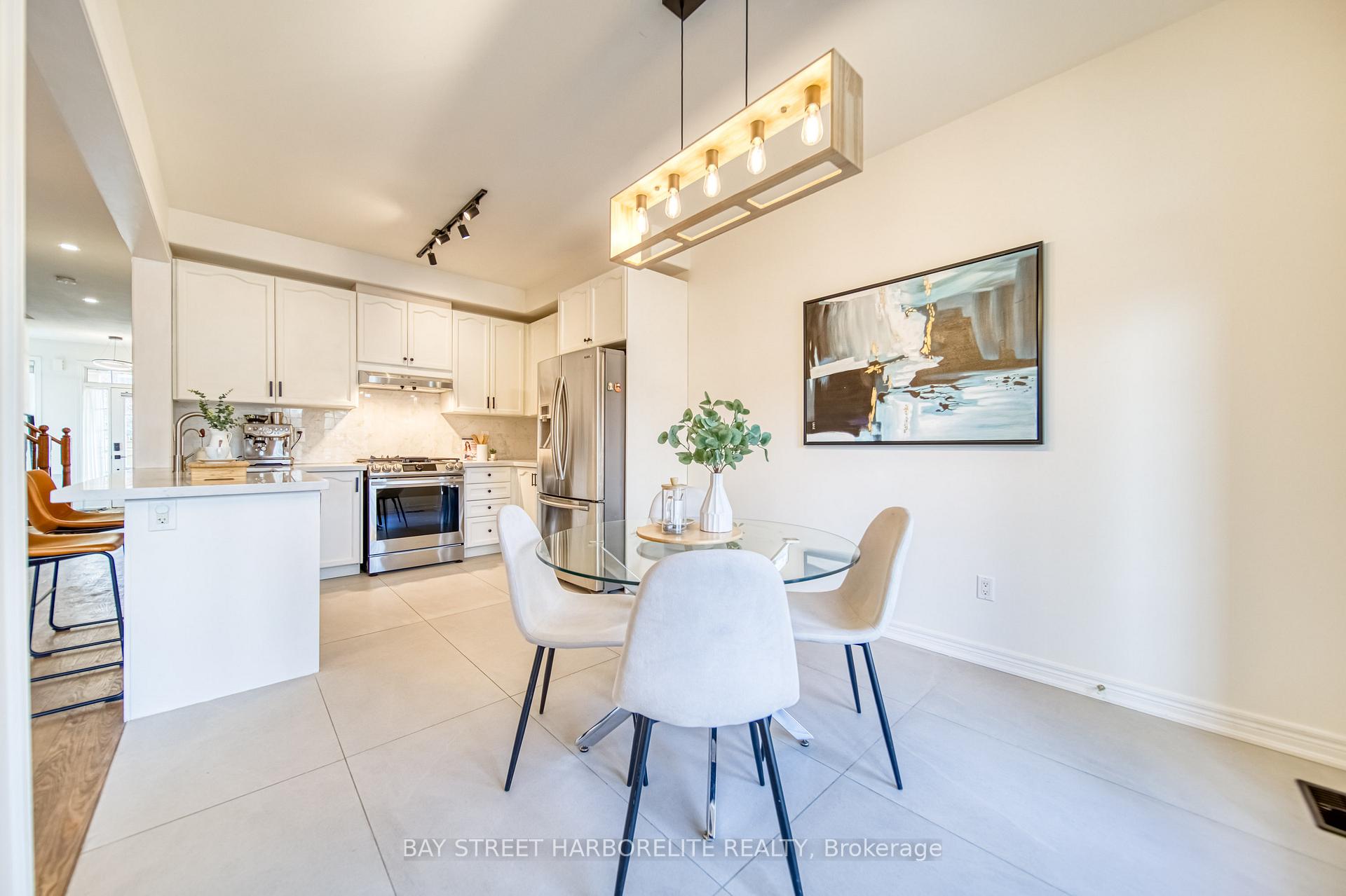 Photo 10 of 71 Mary Ellen Baker Crescent, Vaughan, Patterson — HOMEH