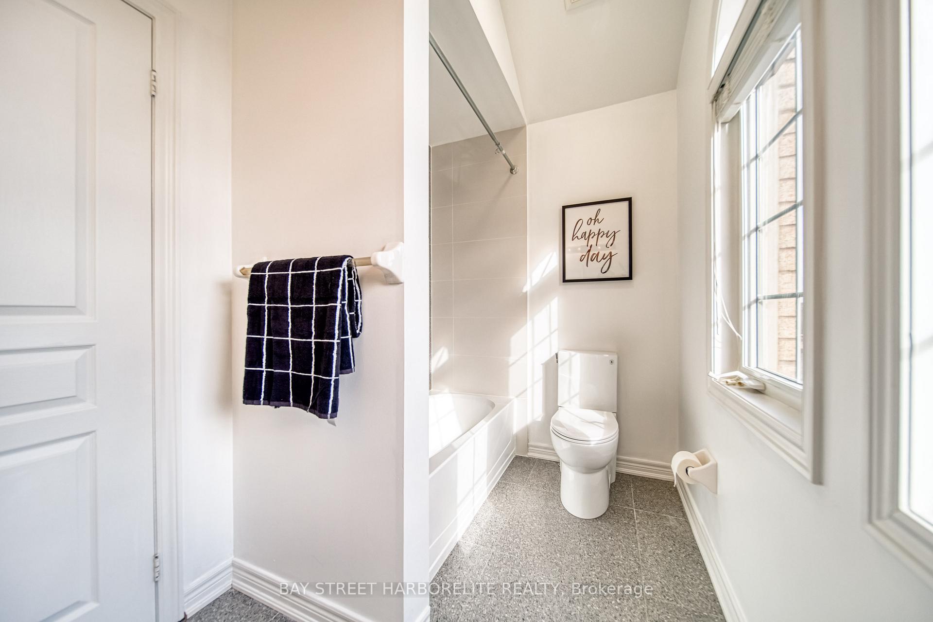 Photo 18 of 71 Mary Ellen Baker Crescent, Vaughan, Patterson — HOMEH