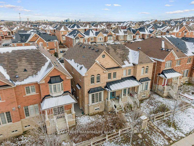 Photo 24 of 71 Mary Ellen Baker Crescent, Vaughan, Patterson — HOMEH